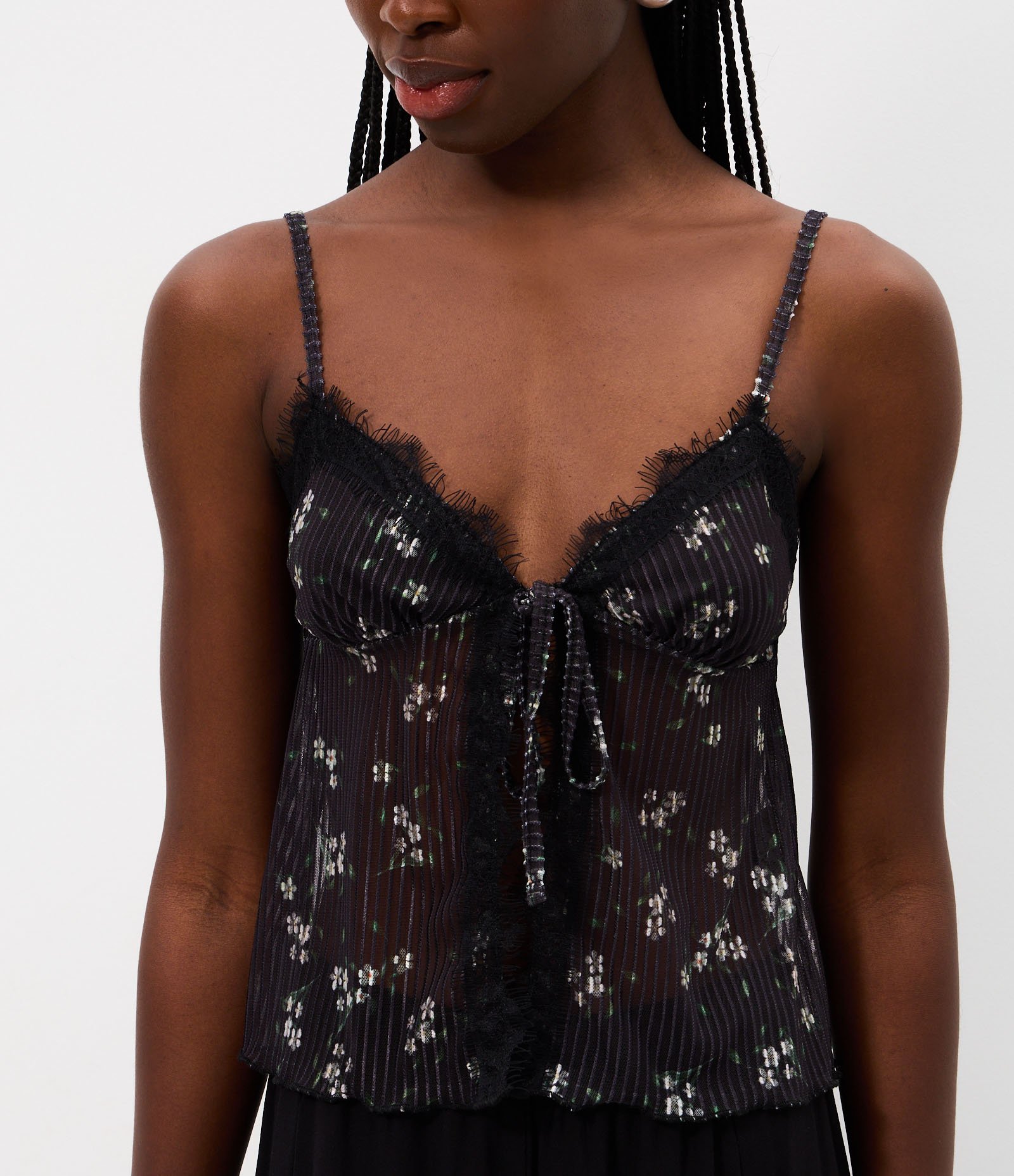 Blusa de Alcinha em Tule Floral com Detalhe em Renda Preto 3