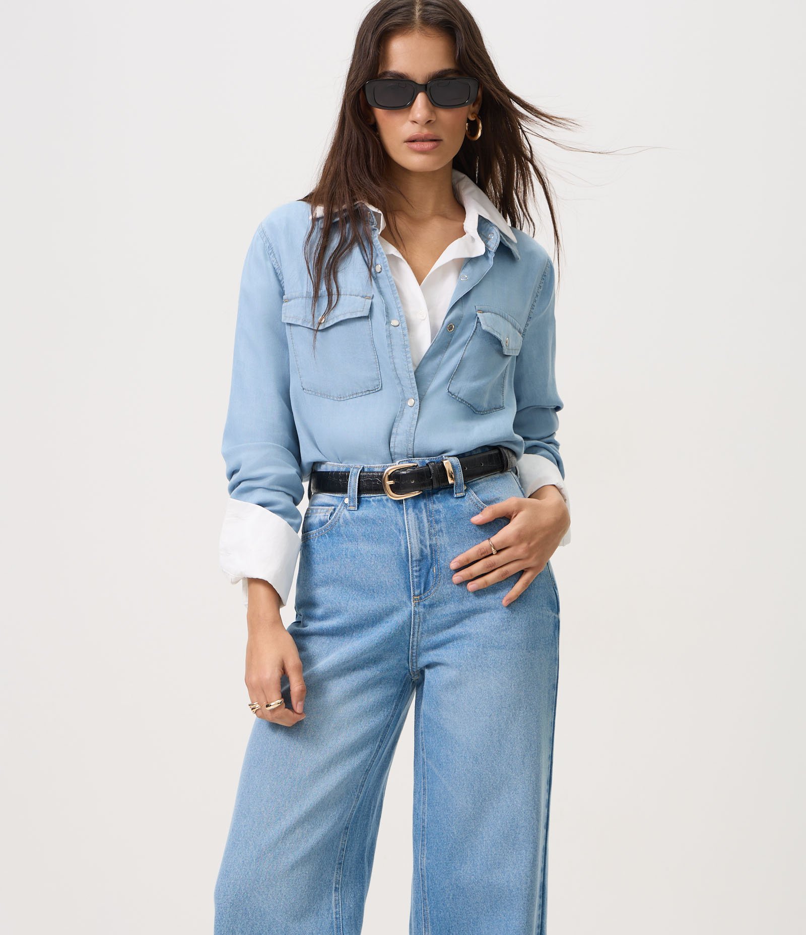 Calça Wide Leg em Jeans com Cintura Alta e Bolsos Azul Claro 2