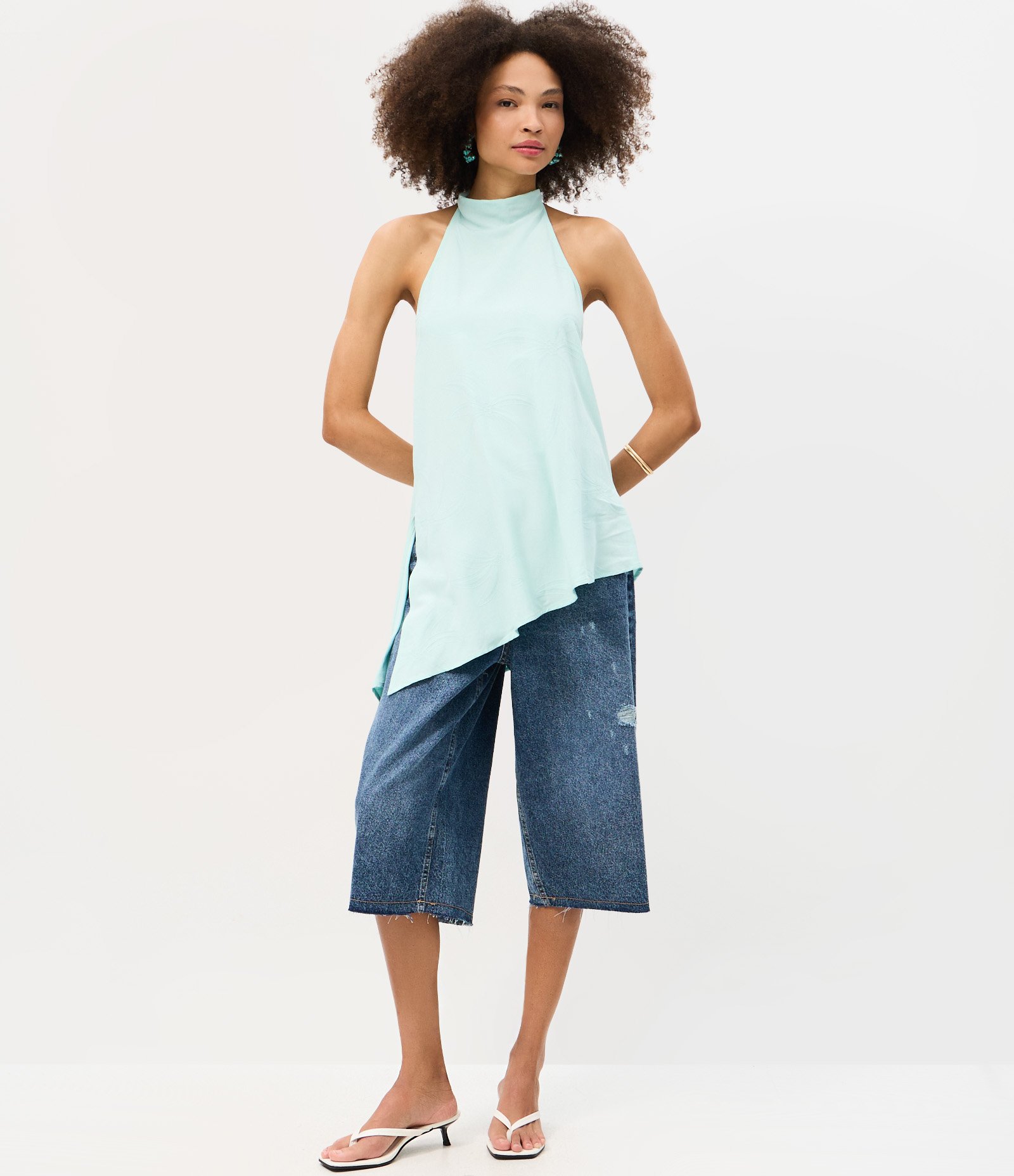 Blusa em Jacquard com Decote Degagê e Barra Assimétrica Azul 2