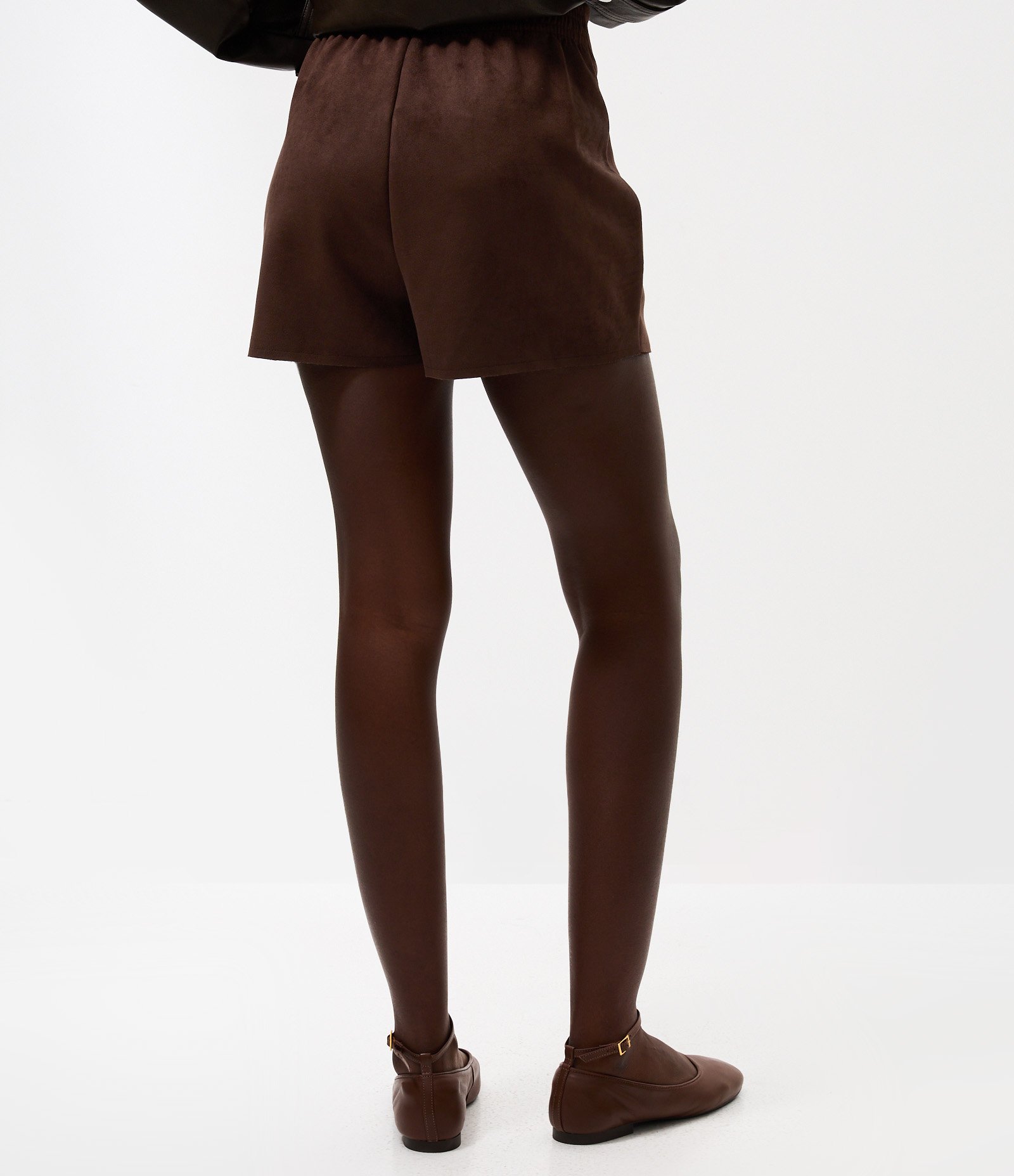 Short Saia em Suede com Recorte Assimétrico e Fenda Marrom 4