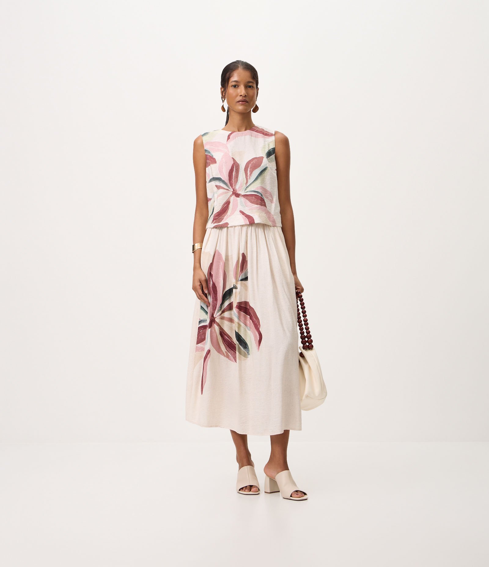 Saia Midi Evasê em Viscose com Estampa Floral Bege 2