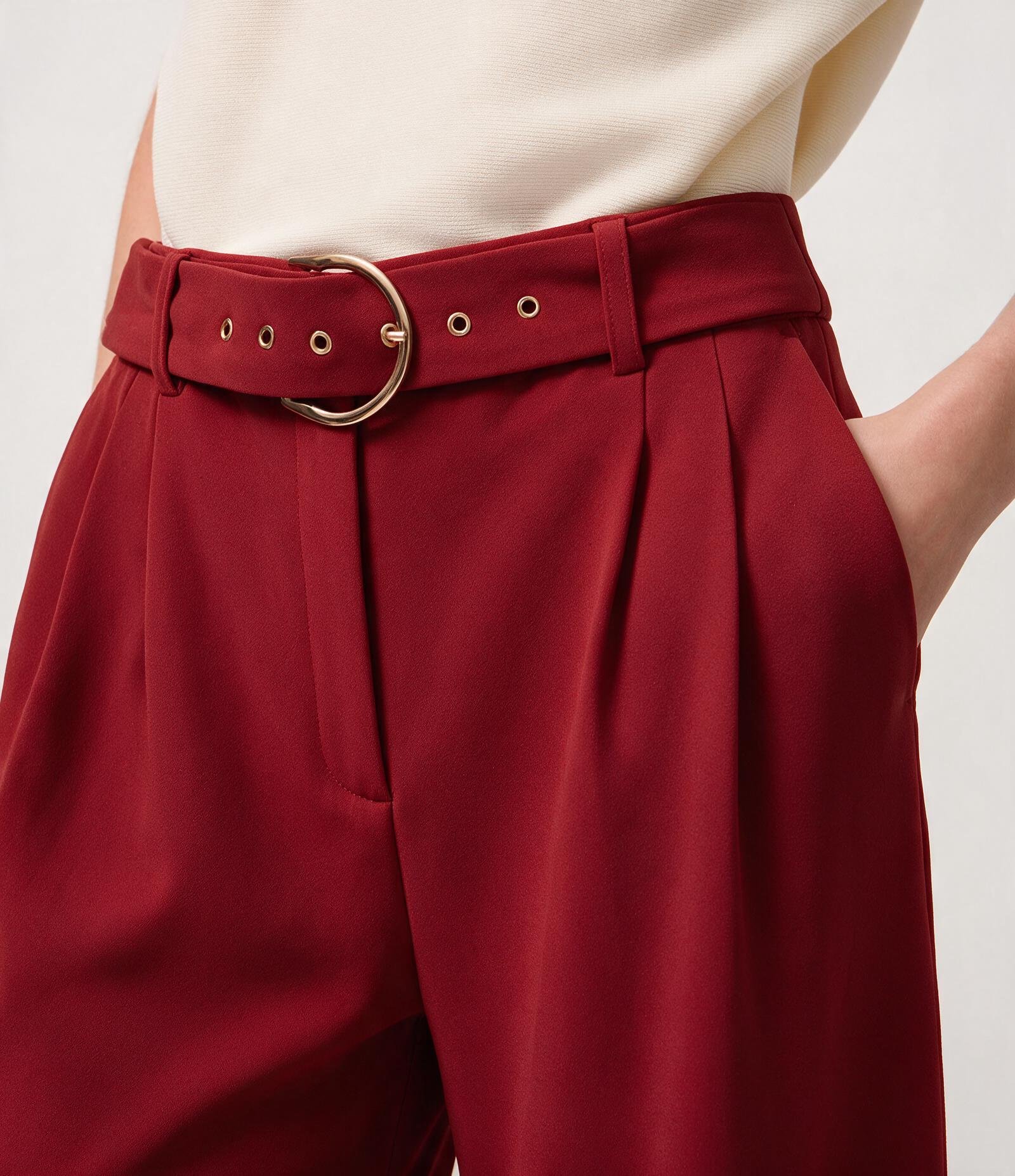 Calça Wide Leg em Crepe com Cinto e Fivela Vermelho 3