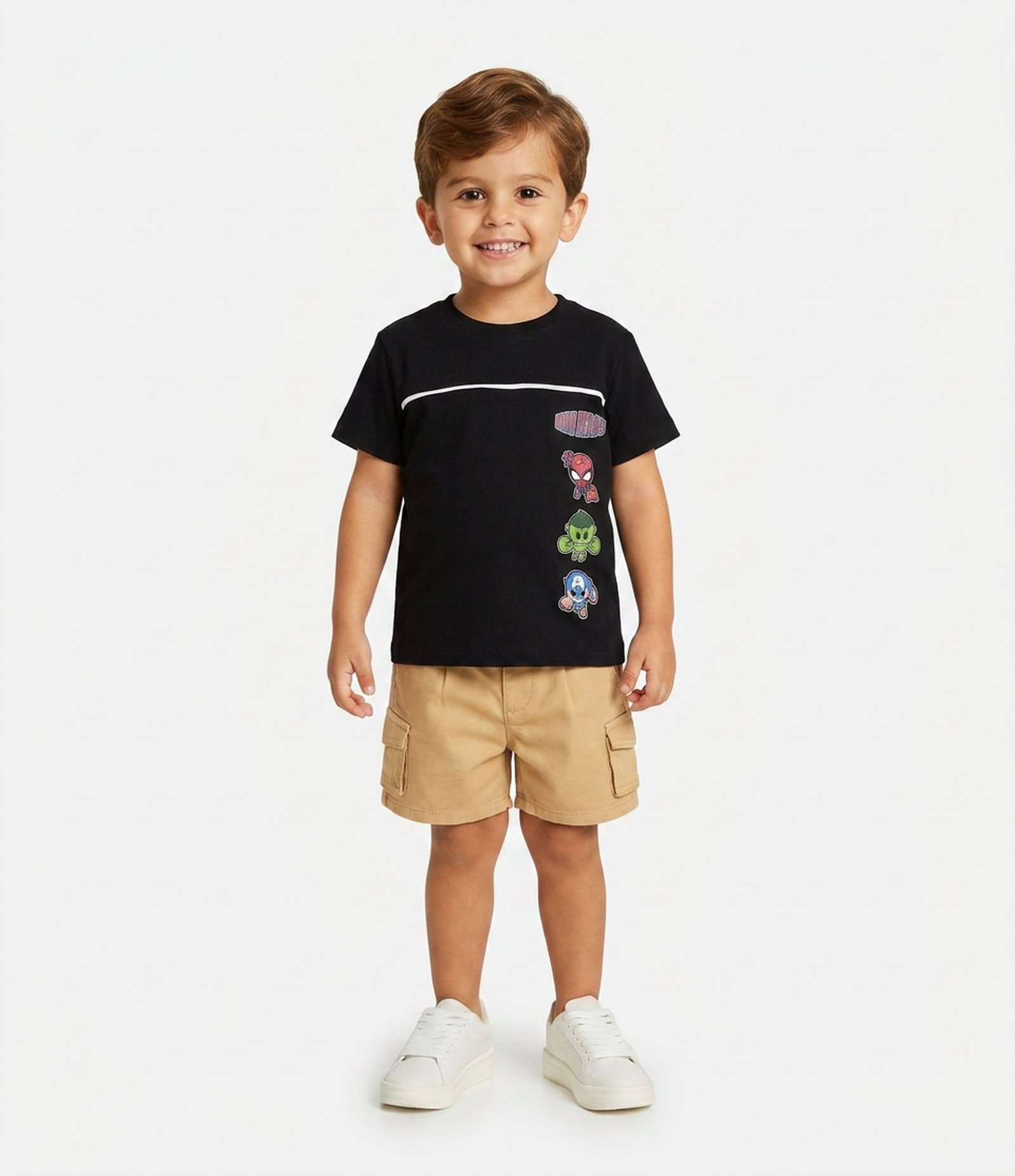 Camiseta Infantil com Estampa Mini Heróis com Viés Contraste – Tam 2 a 6 Anos Preto 1