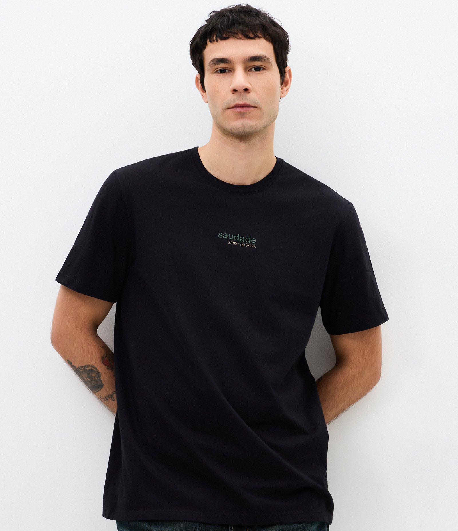 Camiseta Comfort em Algodão com Bordado Saudade Preto 3