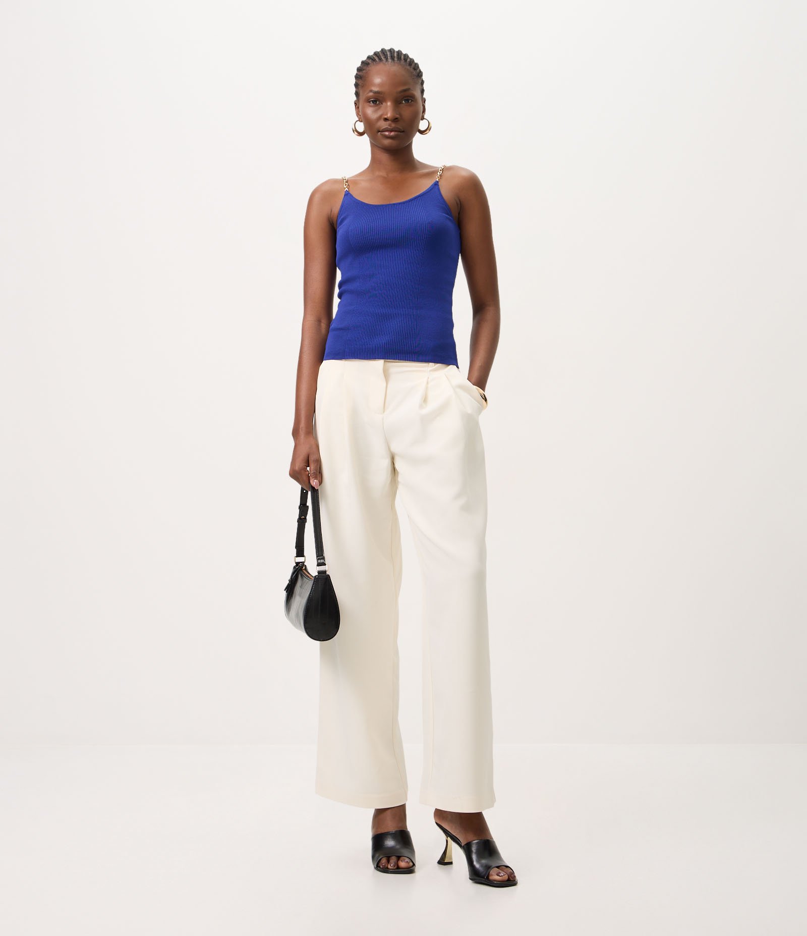 Blusa em Tricô com Alças de Corrente Azul 2