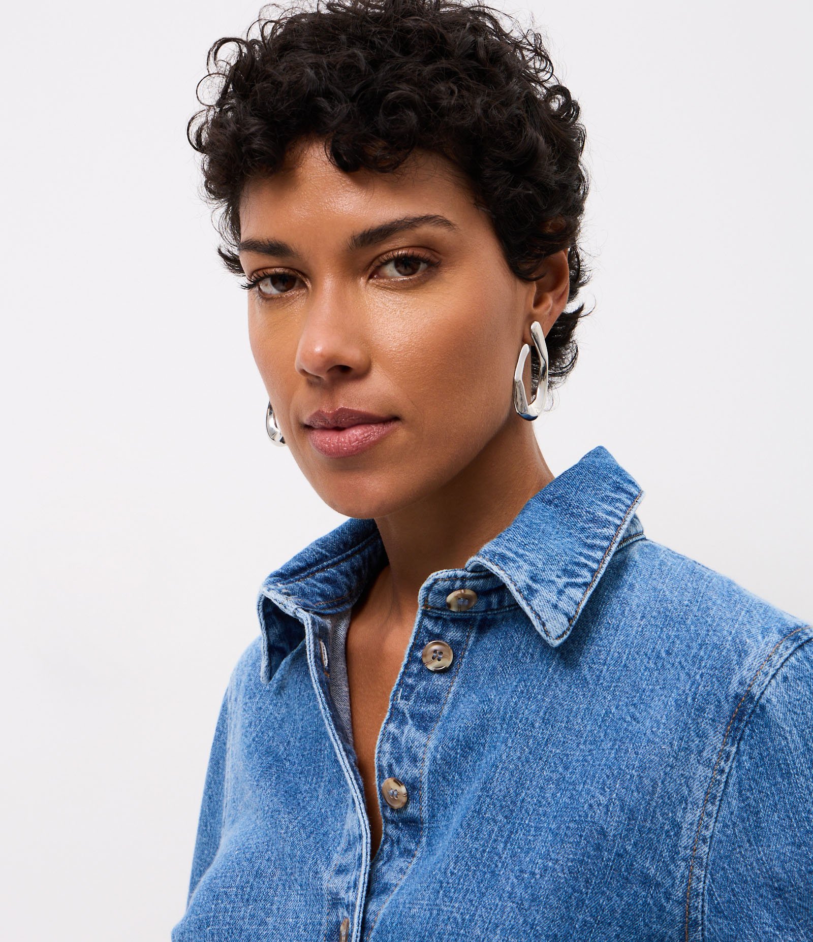 Camisa em Jeans com Botões e Punhos Alongados Azul Claro 3