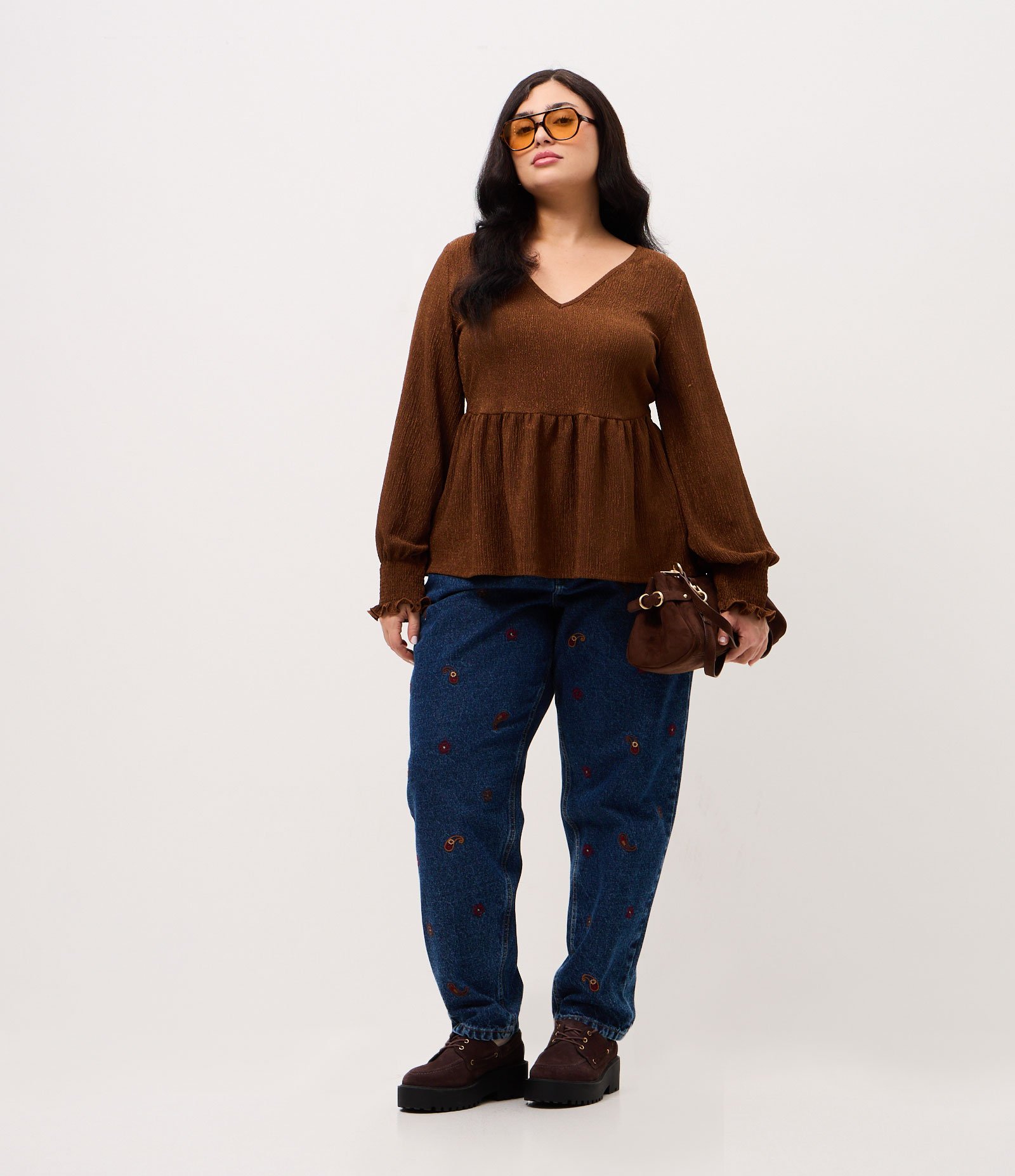 Blusa Texturizada com Babado Curve & Plus Size Marrom 2