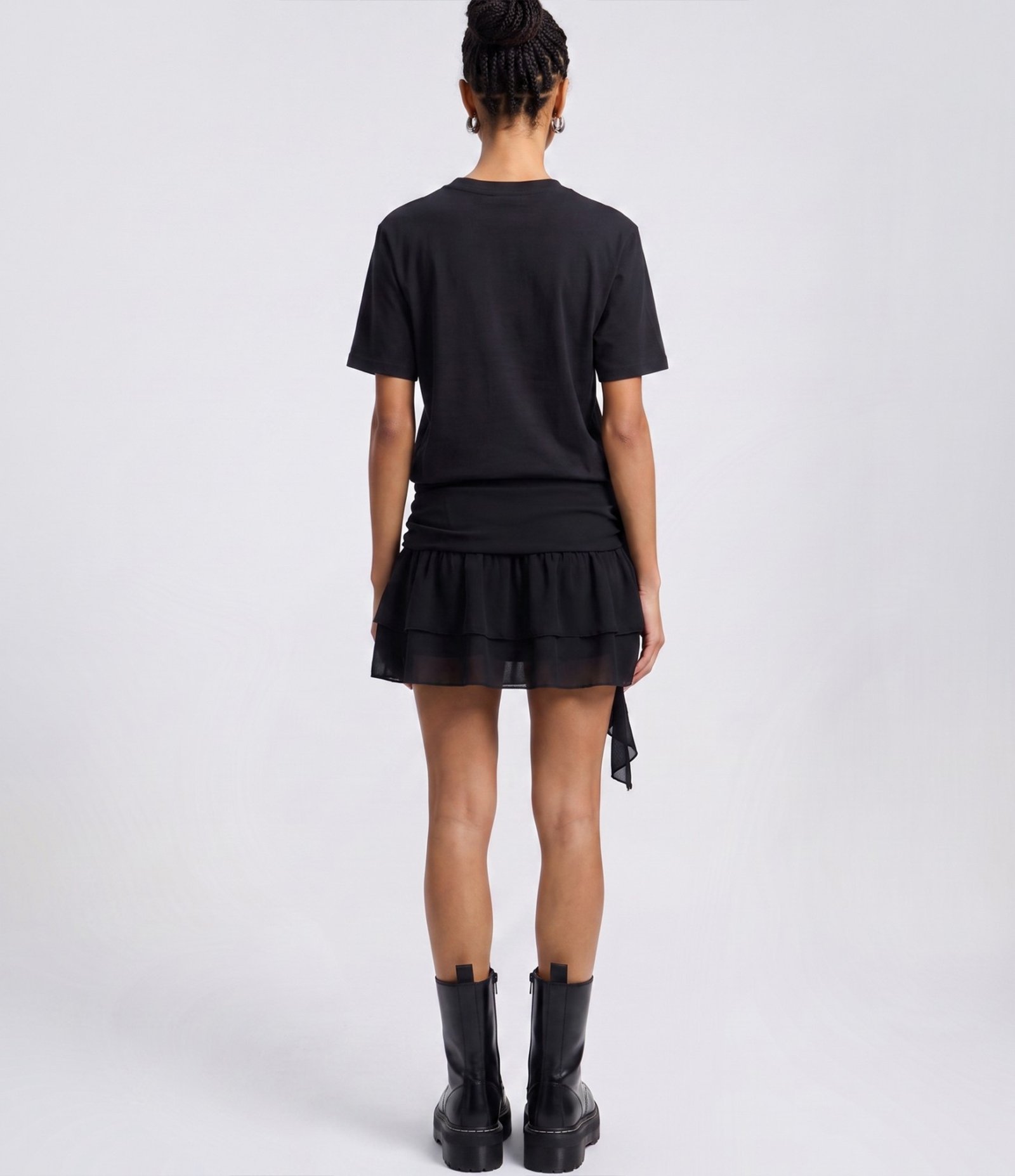 Saia Curta em Chiffon com Babados e Pontas Laterais Preto 4
