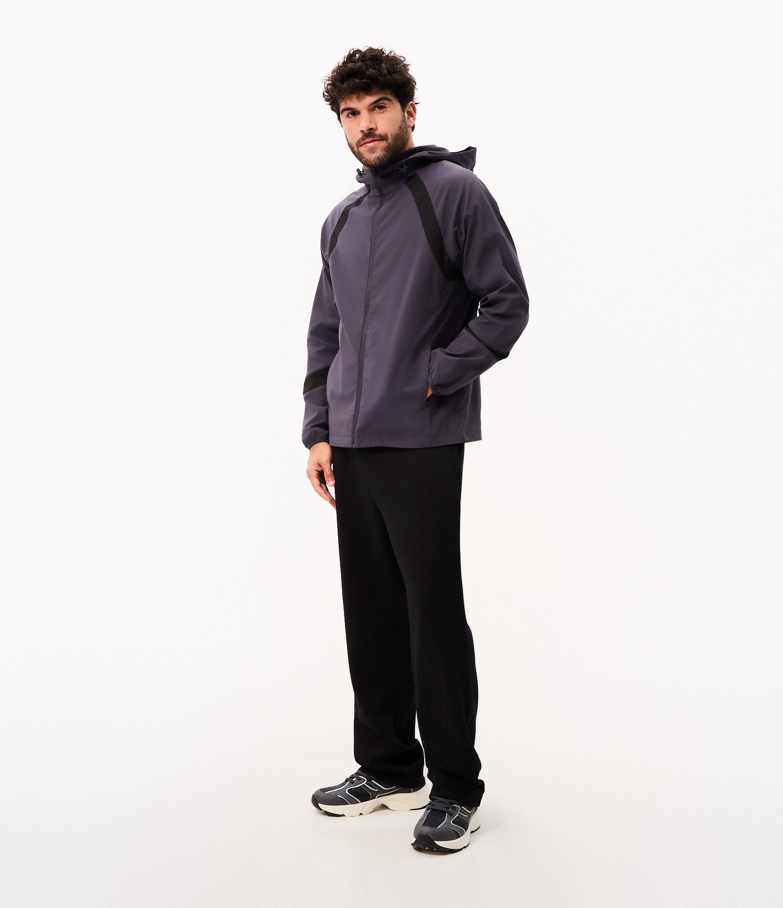 Calça Esportiva Reta com Cordão Preto 1