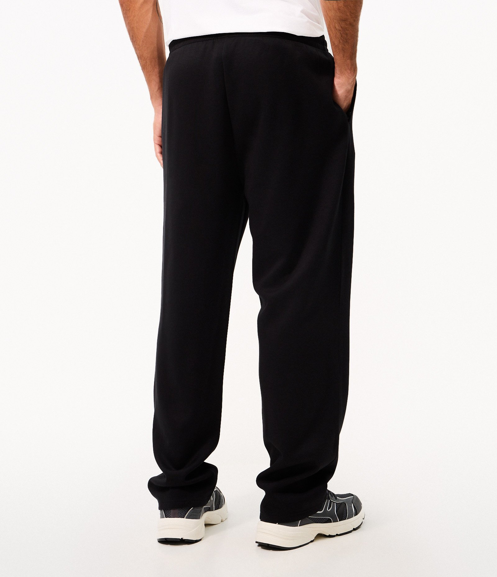 Calça Esportiva Reta com Cordão Preto 3