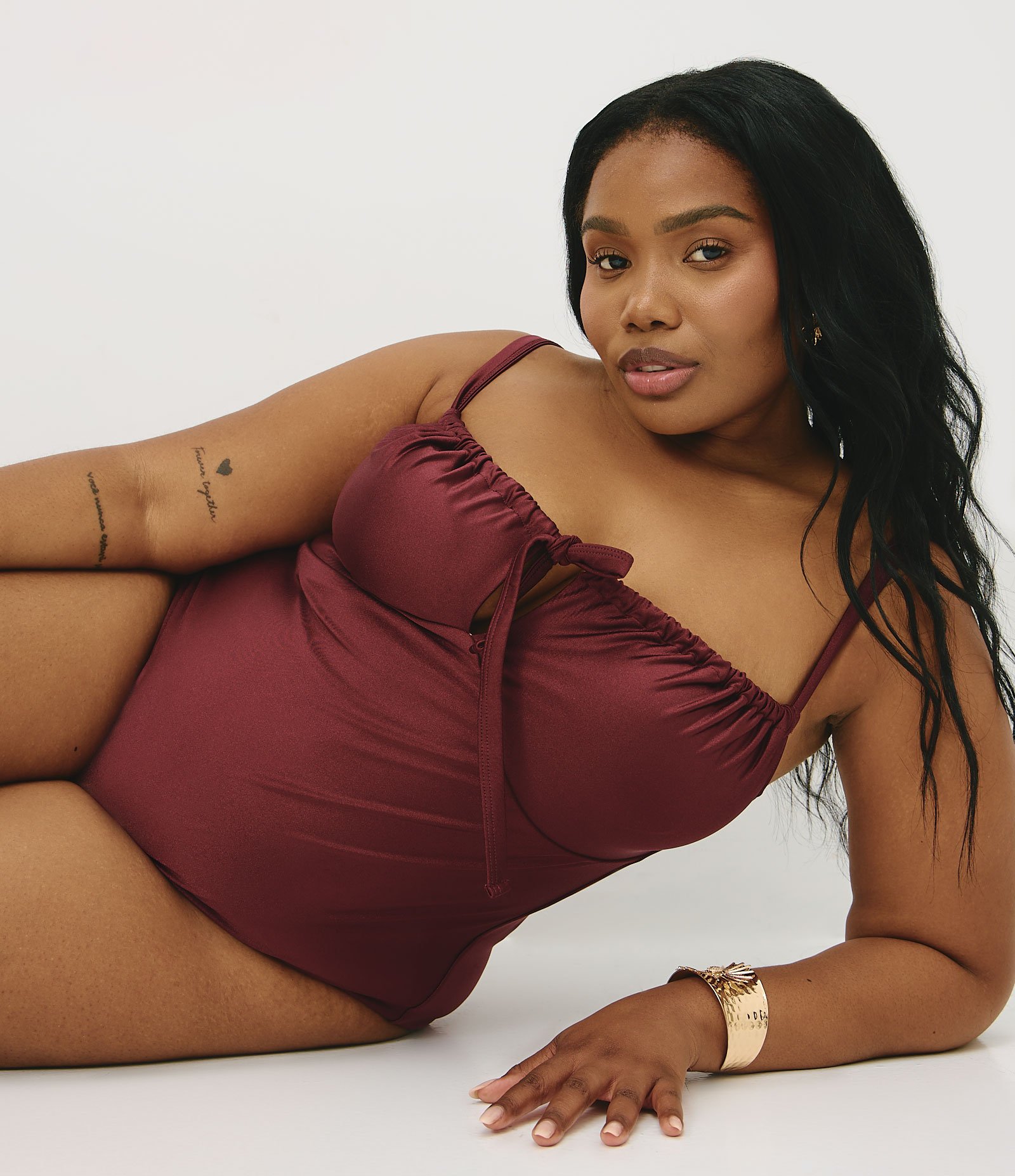 Maiô com Amarração Curve & Plus Size Vinho 2