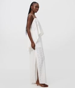 Calça Pantalona em Laise com Bordados