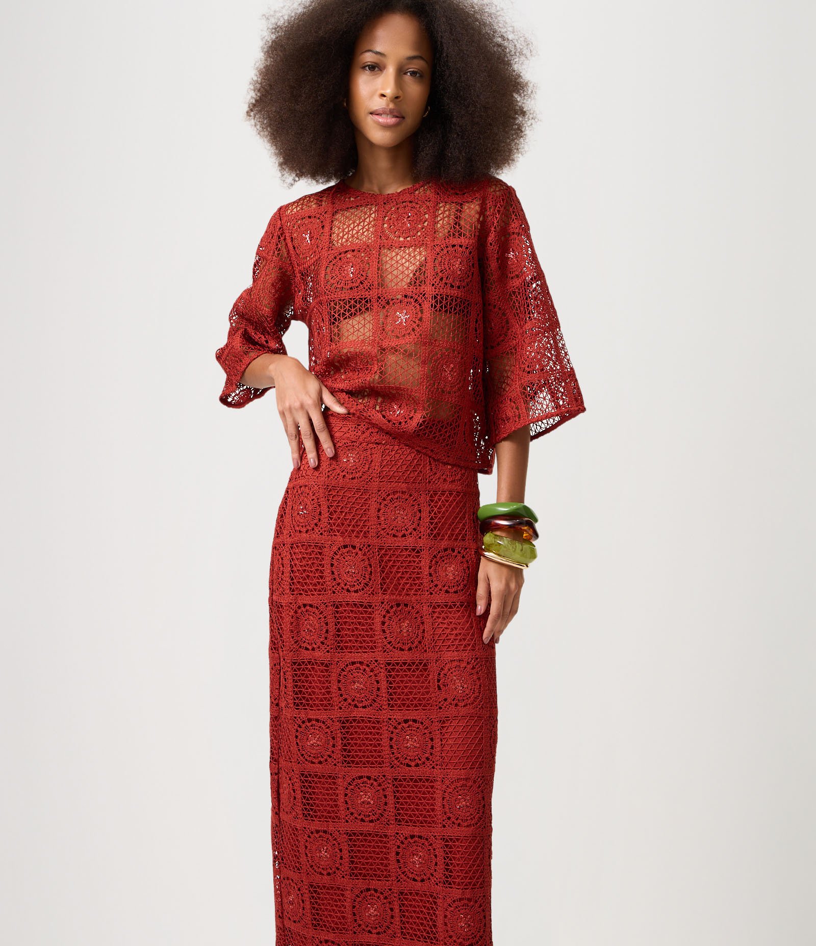 Saia Midi em Crochê com Paetês e Bordado Abstrato Vermelho 2