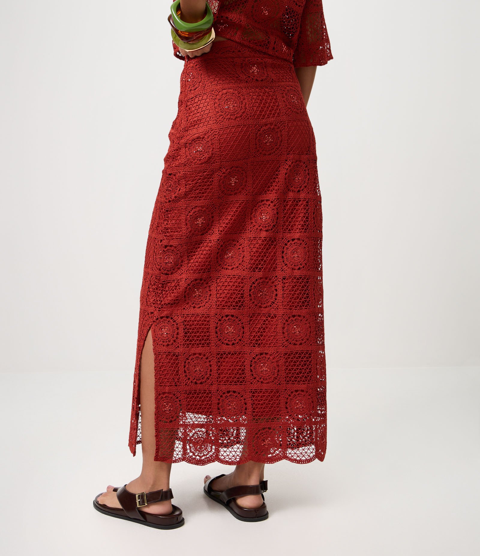 Saia Midi em Crochê com Paetês e Bordado Abstrato Vermelho 5