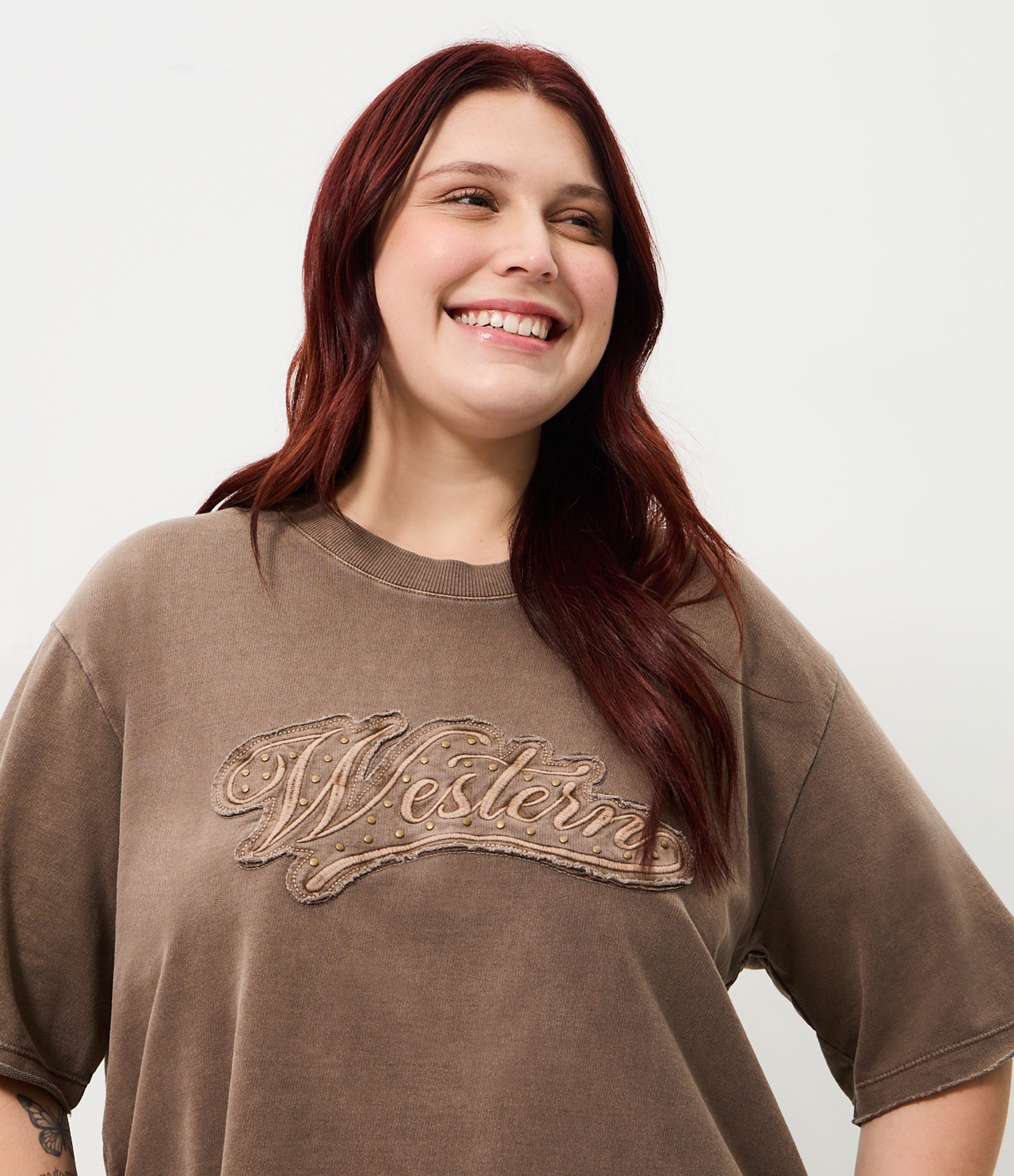 Blusa Moletinho Western Bordada Curve & Plus Size Marrom 3
