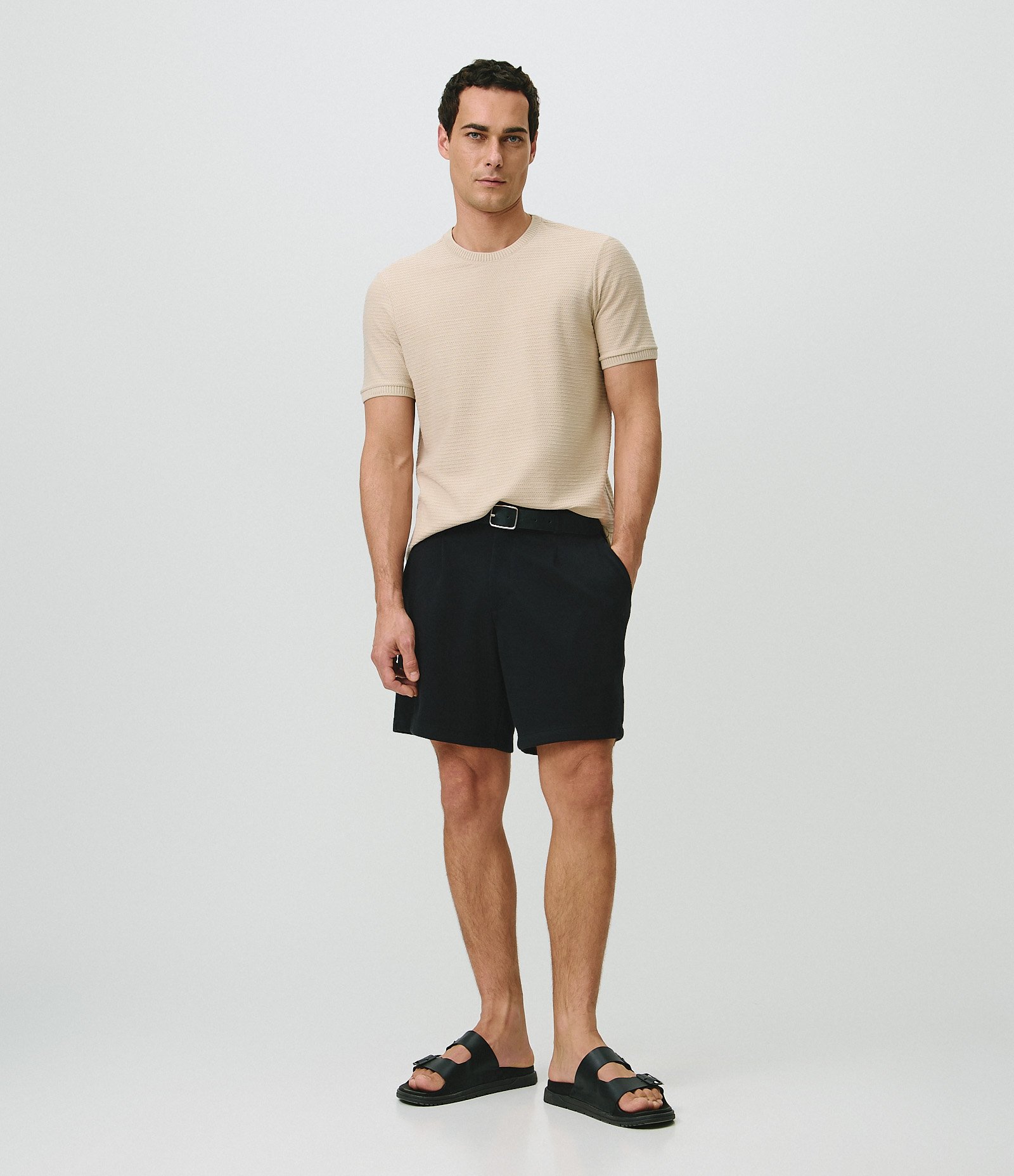 Camiseta Texturizada com Algodão e Gola Redonda Bege 3