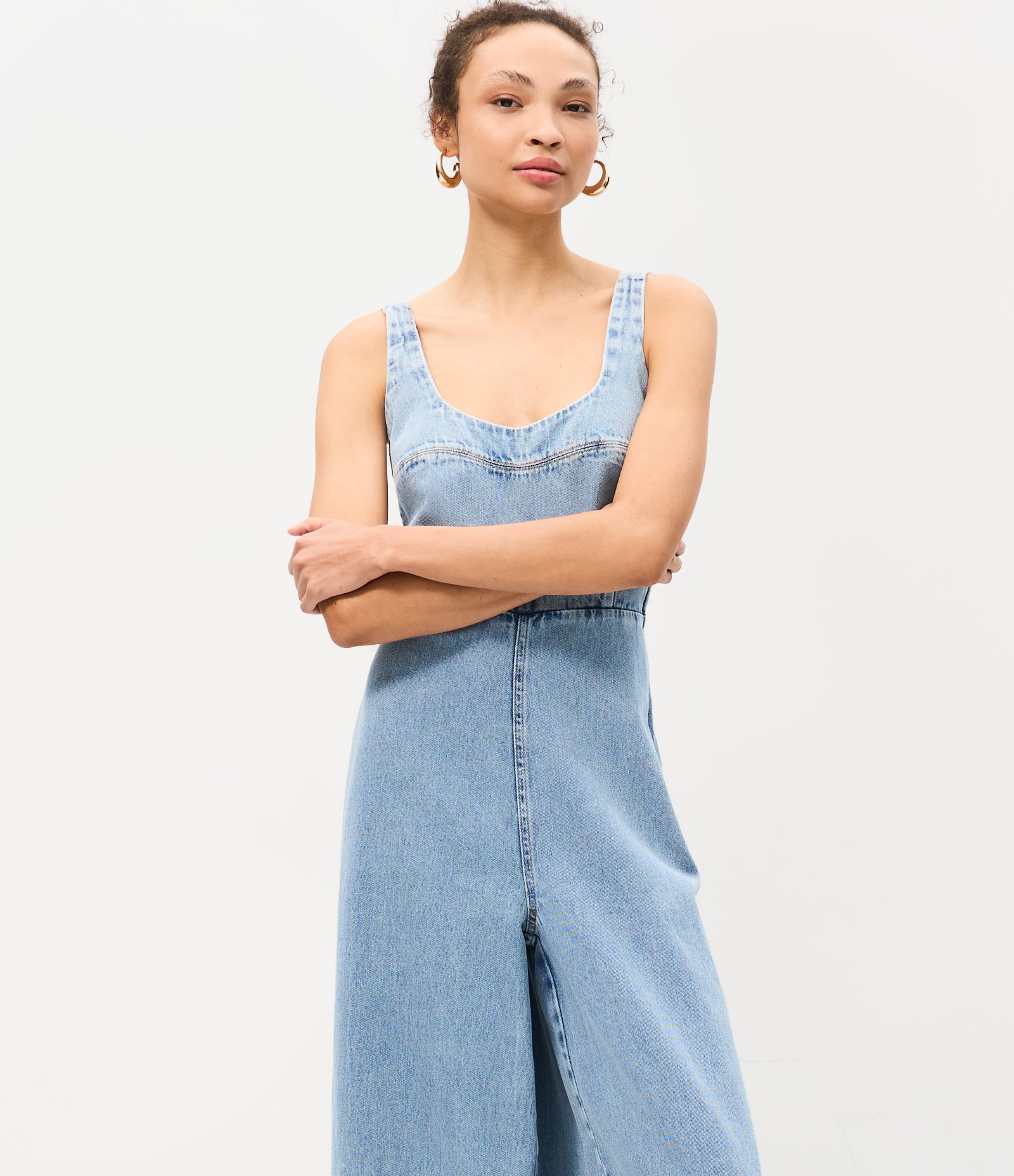 Macacão Longo em Jeans com Decote V e Amarração nas Costas Azul 1
