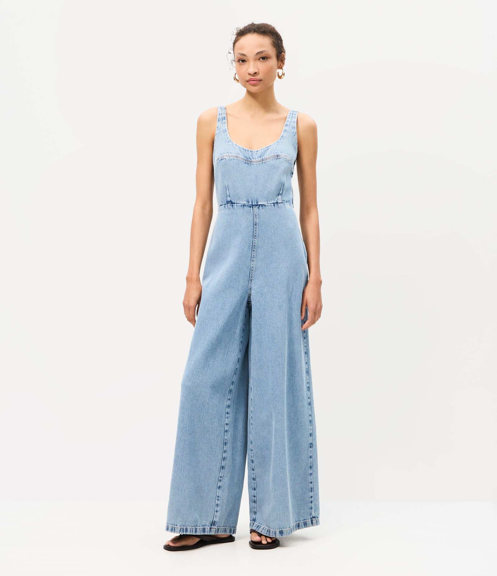 Macacão Longo em Jeans com Decote V e Amarração nas Costas Azul 2