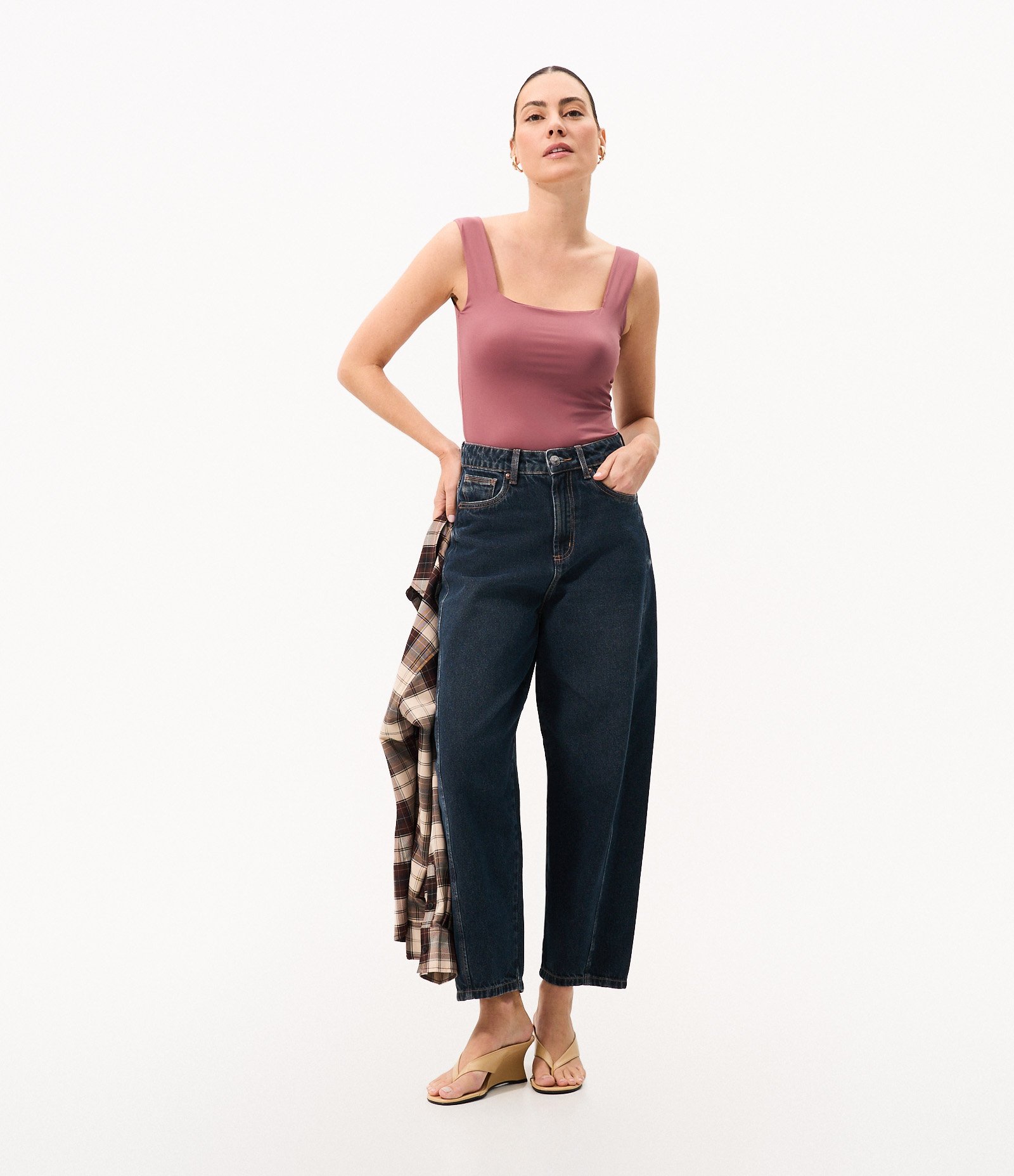 Blusa Básica em Poliamida com Decote Quadrado Rosa 2