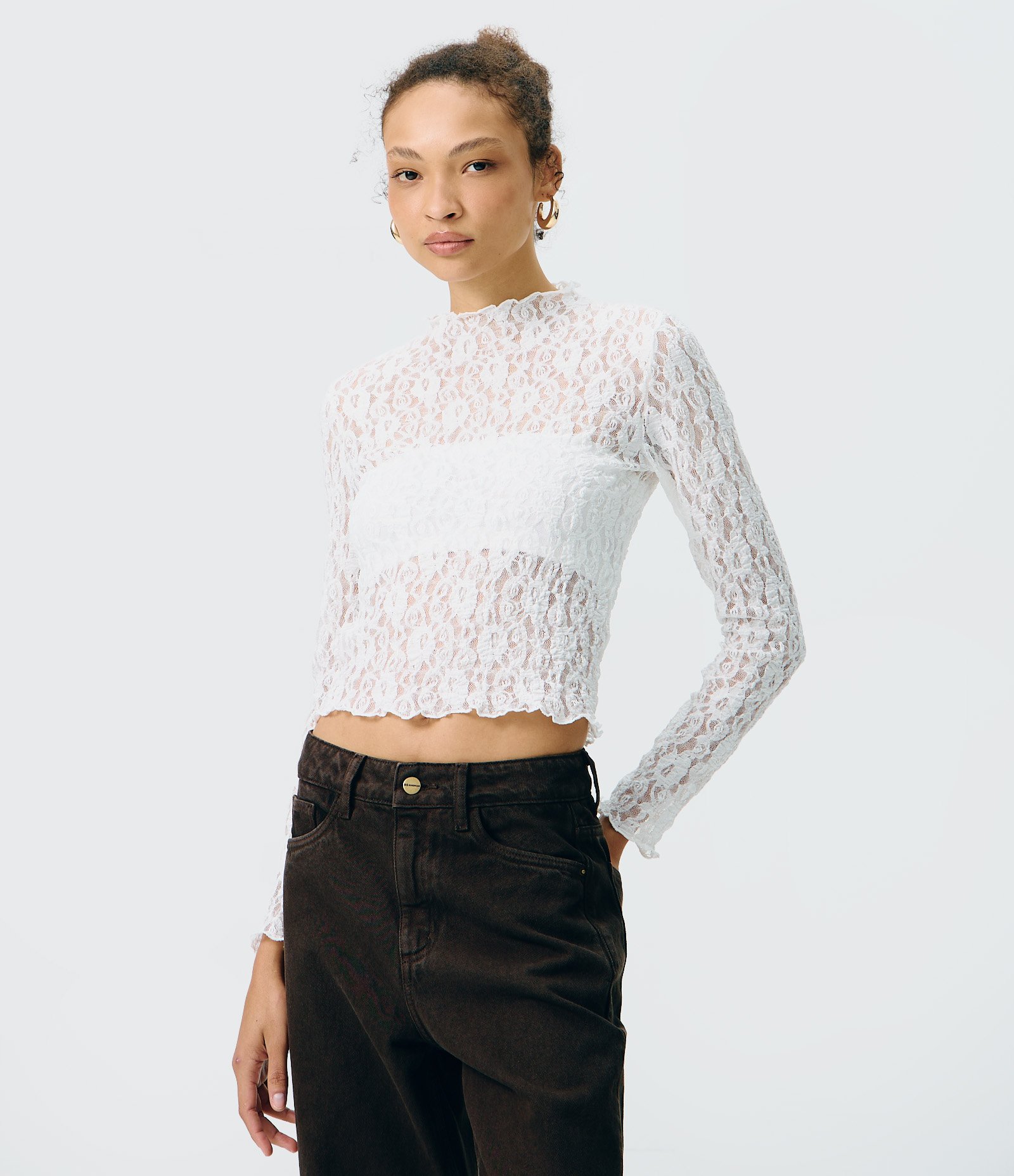 Blusa Manga Longa em Renda Vazada com Transparência e Gola Alta Branco 1