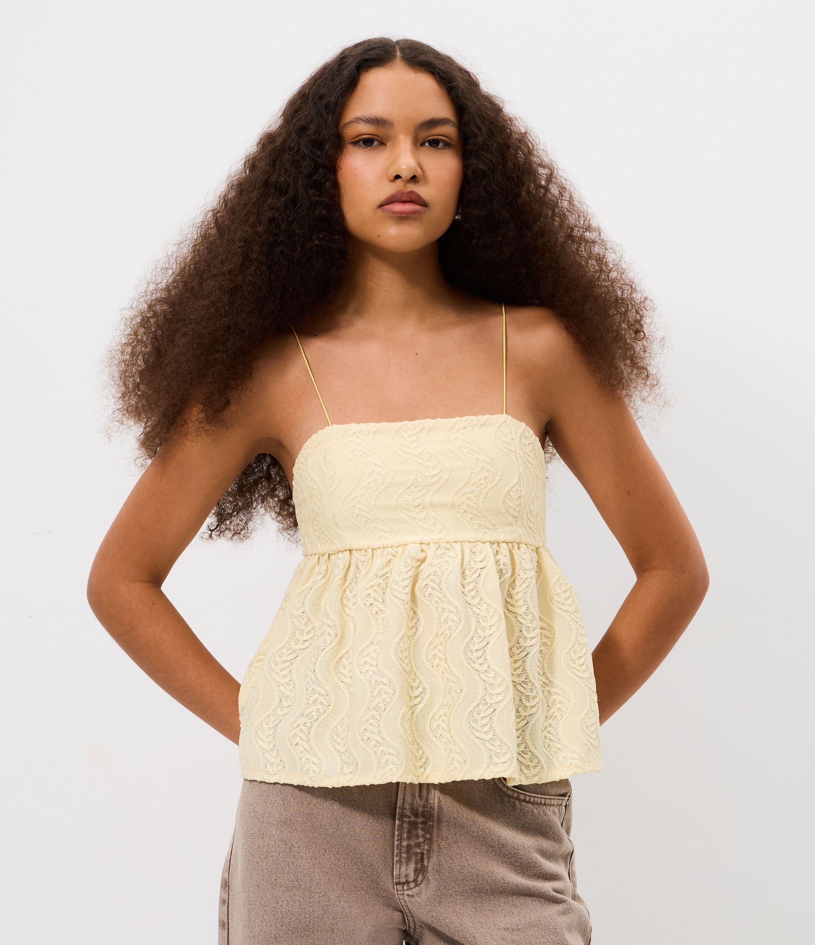 Blusa Bata Texturizada com Alças Finas Amarelo 1