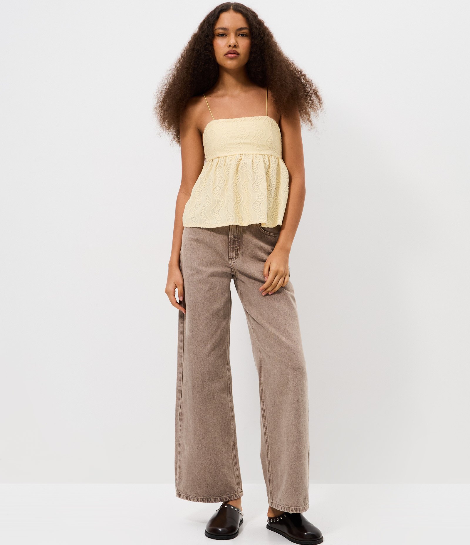 Blusa Bata Texturizada com Alças Finas Amarelo 2