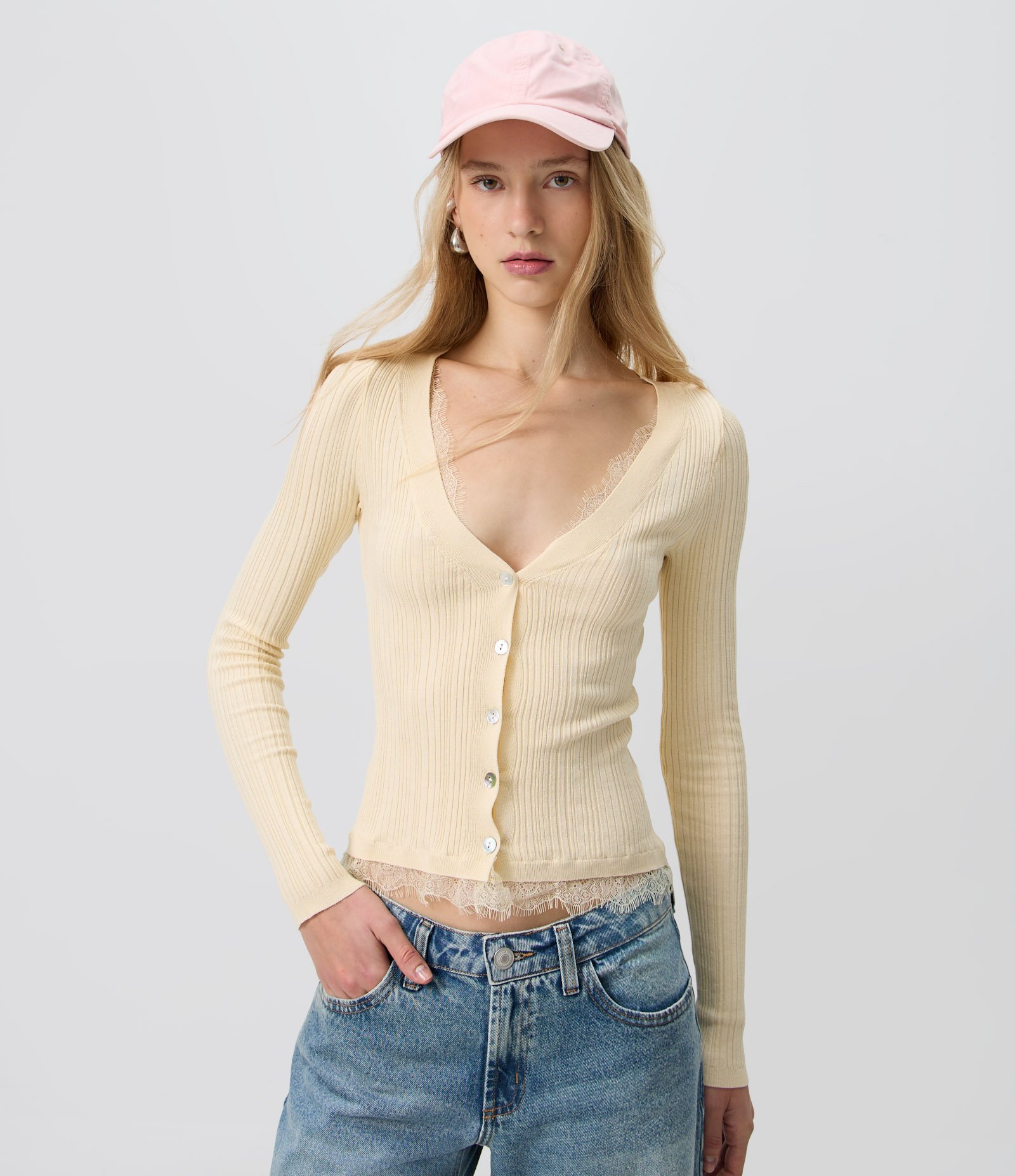 Cardigan em Tricô Canelado com Renda e Abotoamento Amarelo 1