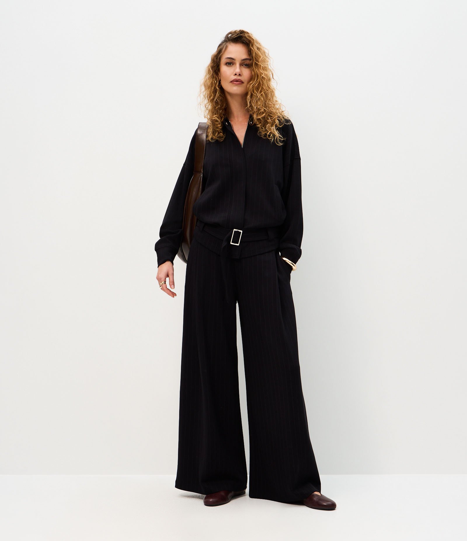 Calça Wide Leg Moletom com Estampa Listrada Preto 1