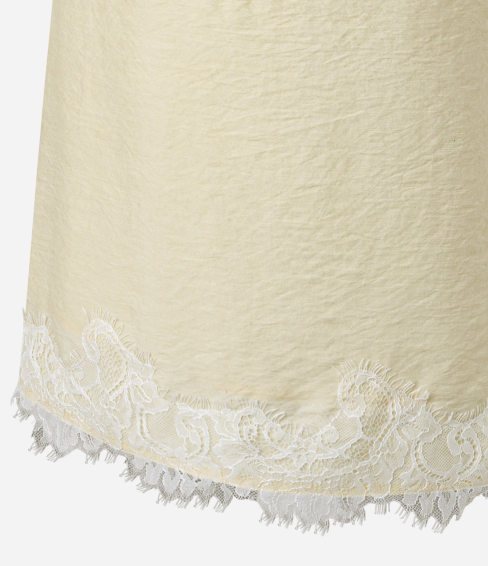 Vestido Curto em Viscose Texturizada com Renda no Decote e Barra Amarelo Claro 7