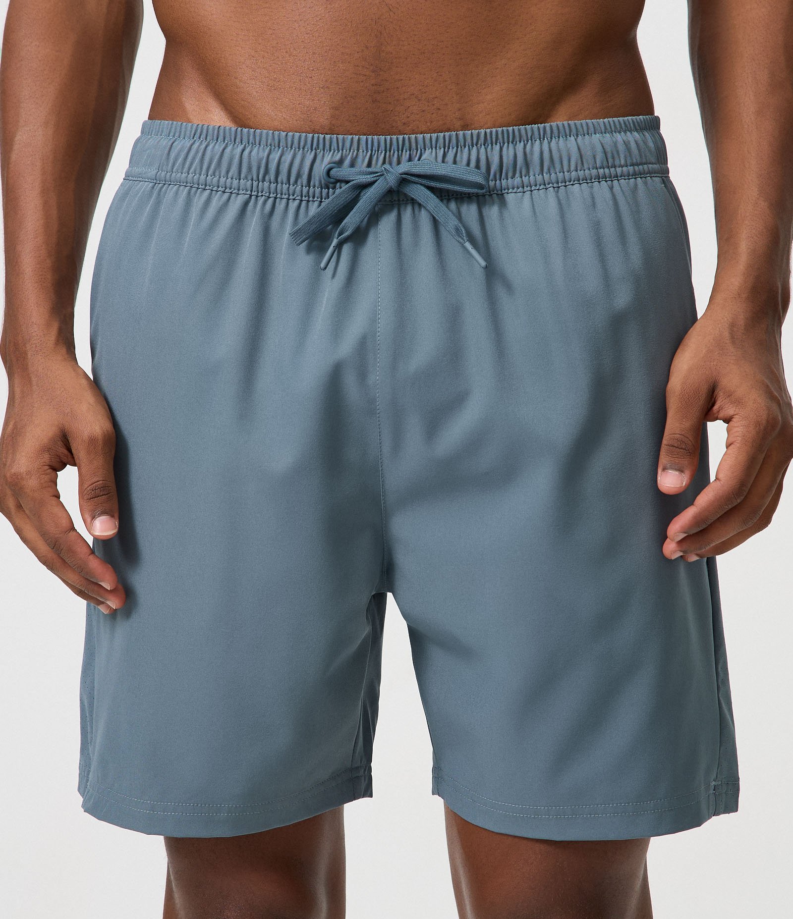 Bermuda Esportiva com Laser Cut Azul Escuro 2