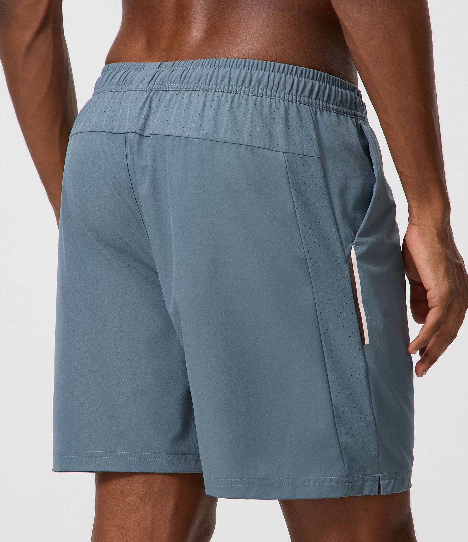 Bermuda Esportiva com Laser Cut Azul Escuro 3