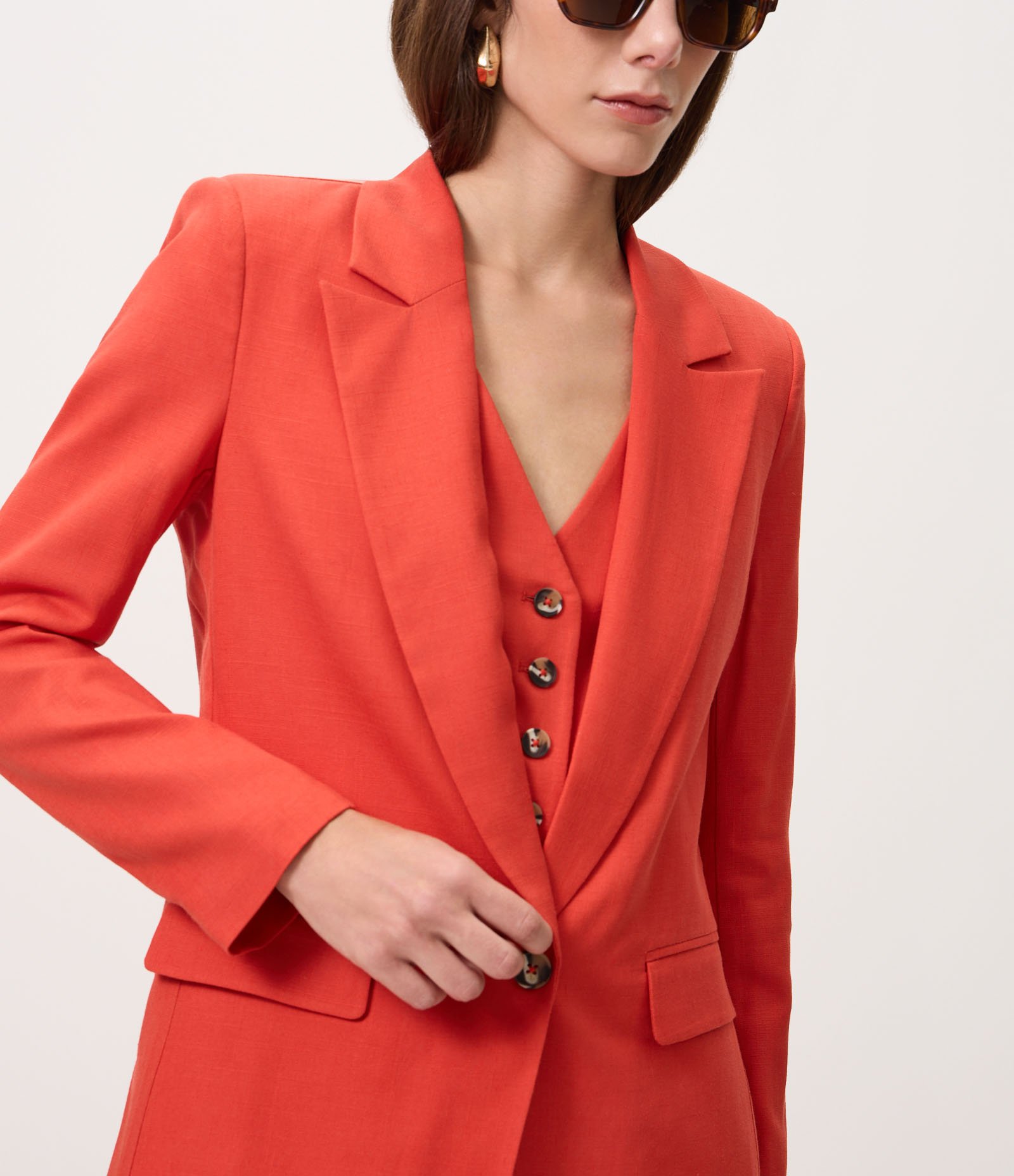 Blazer em Viscolinho com Lapelas e Botão Único Vermelho 4