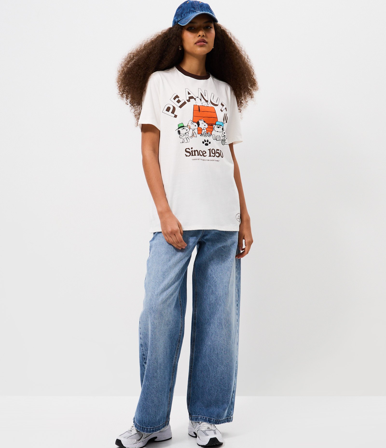 Camiseta em Algodão com Peanuts Snoopy e Amigos Estampado Branco 2