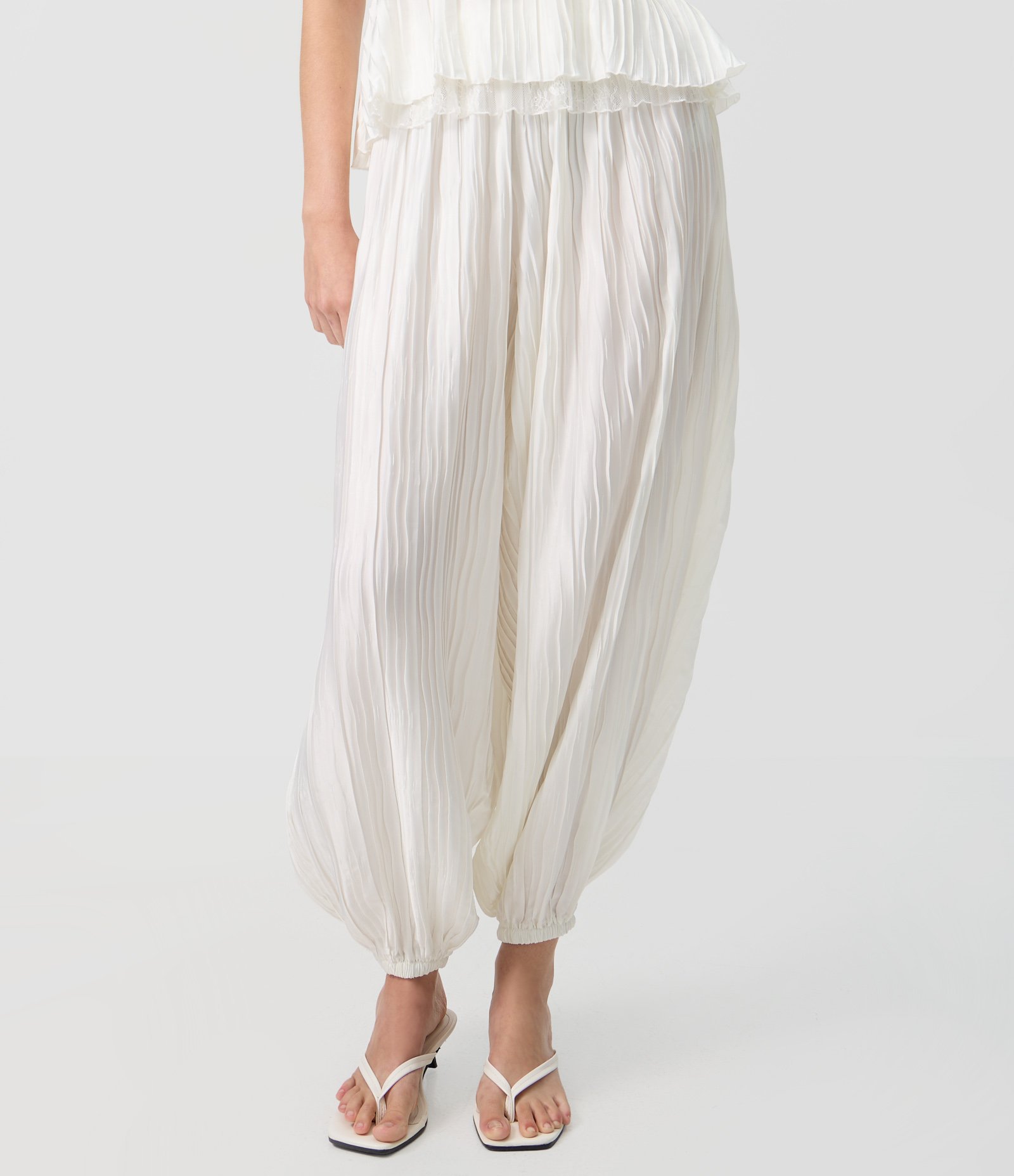 Calça Aladim em Cetim Texturizado Branco 2