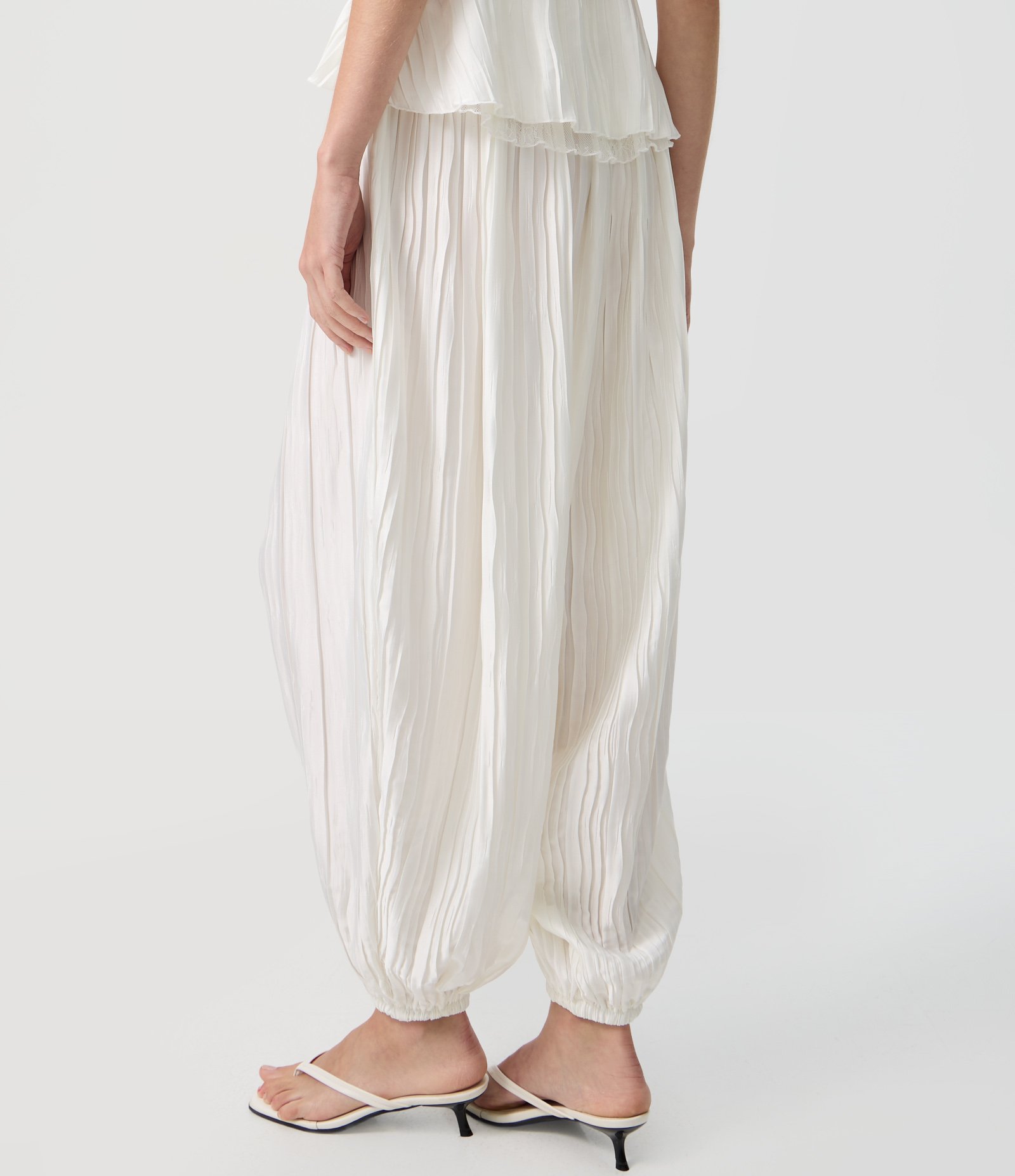 Calça Aladim em Cetim Texturizado Branco 4