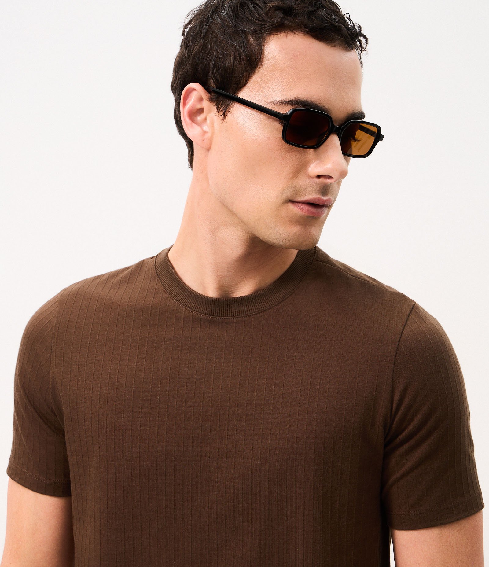 Camiseta Slim em Algodão Marrom 4