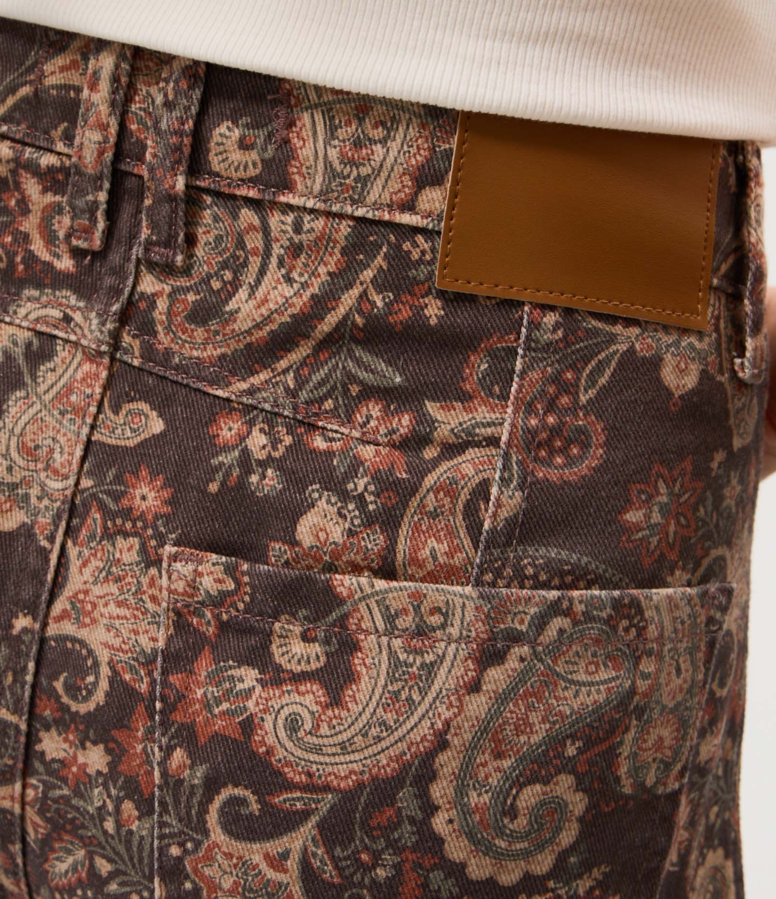 Calça Baggy Balloon em Sarja com Cintura Média Estampa Paisley Marrom 4