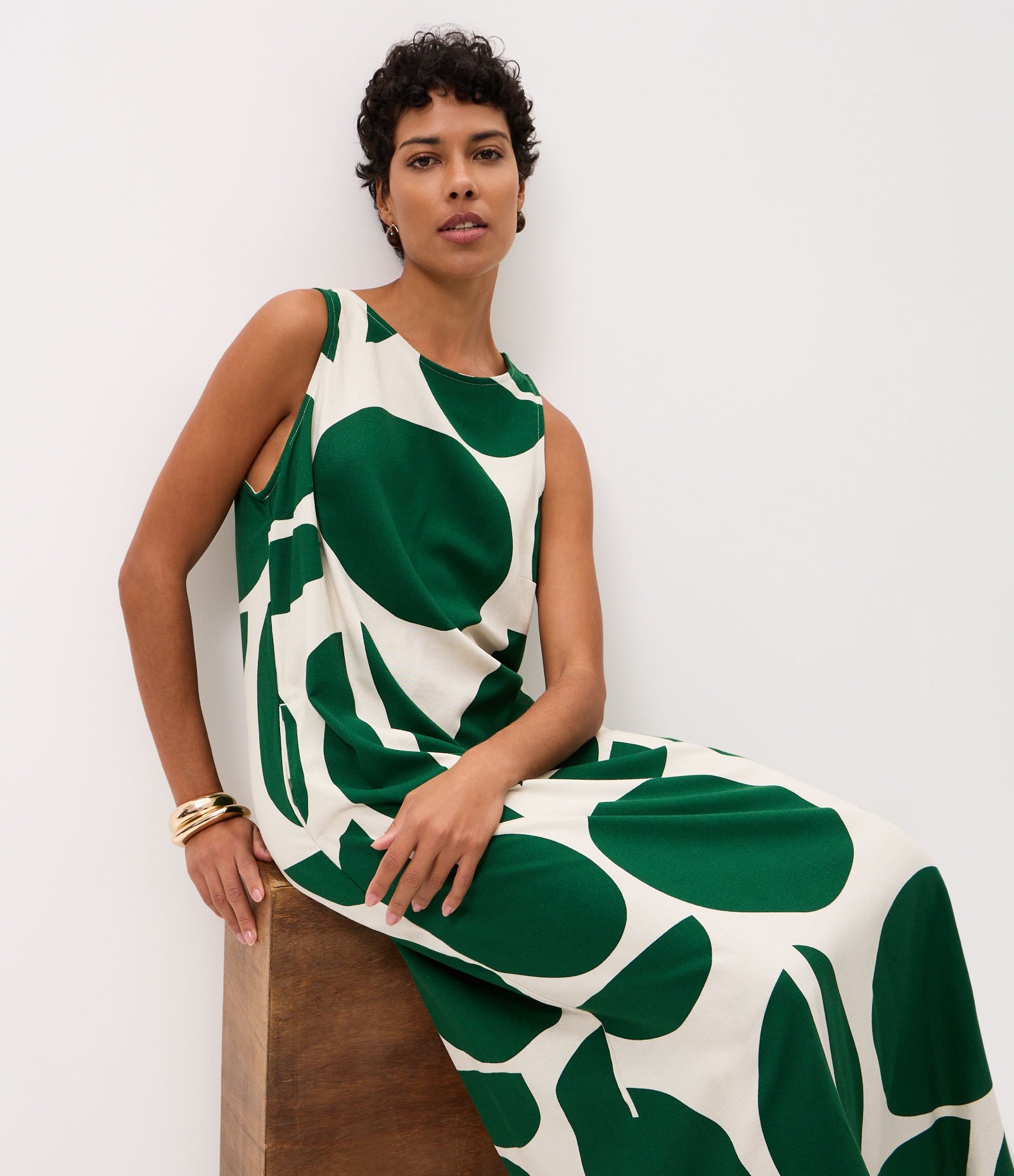 Vestido Midi em Viscolinho com Estampa Abstrata Verde 1
