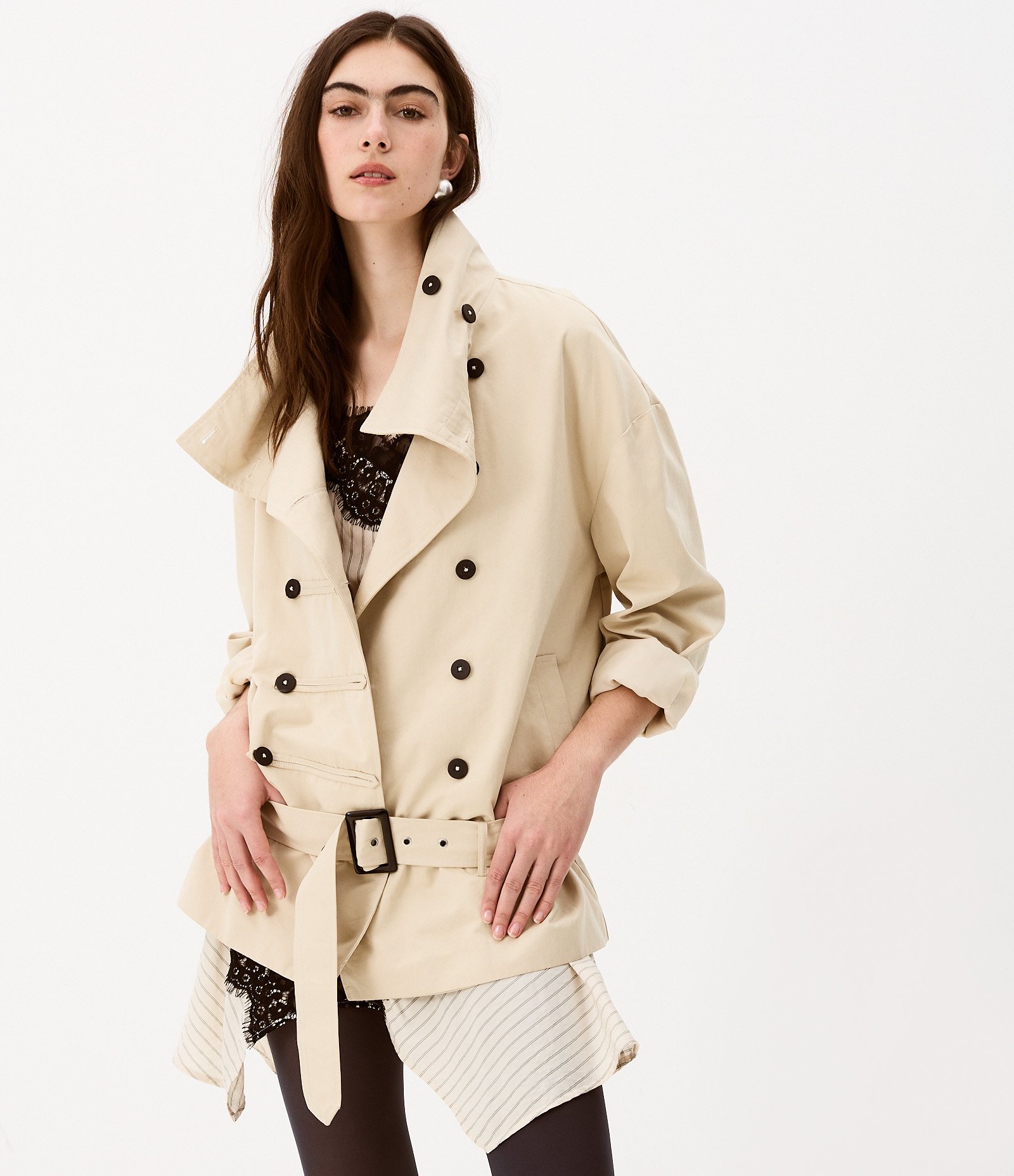 Jaqueta Trench Coat Napoleônica com Cinto e Fivela Bege 2