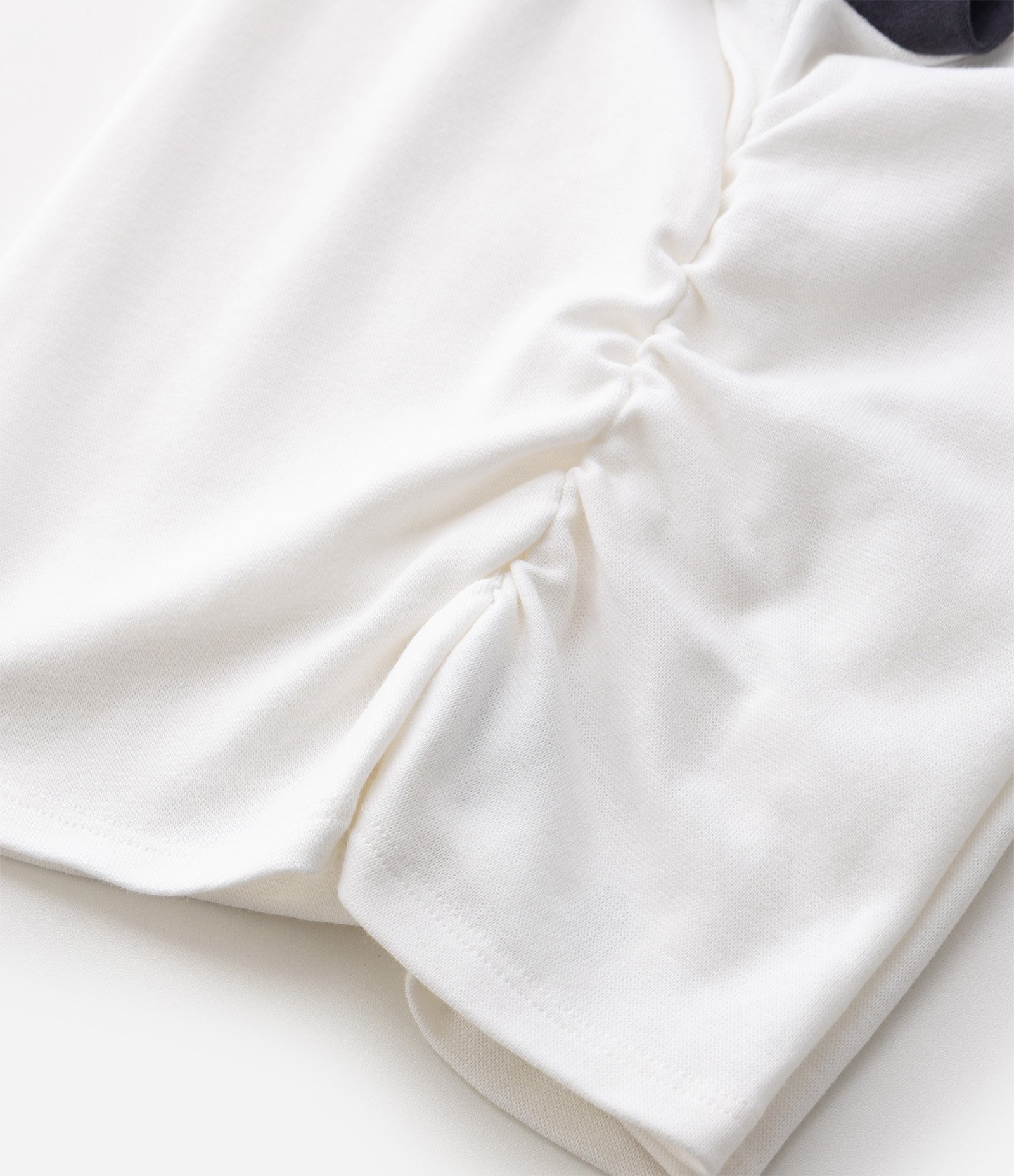 Camiseta Baby Look Infantil em Algodão com Manga Raglan e Lettering Puff - Tam 5 a 16 Anos Branco 3