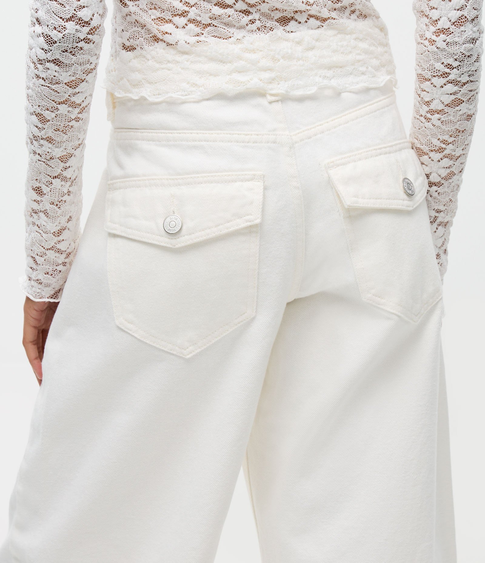Calça Barrel em Jeans com Cintura Baixa Branco 4