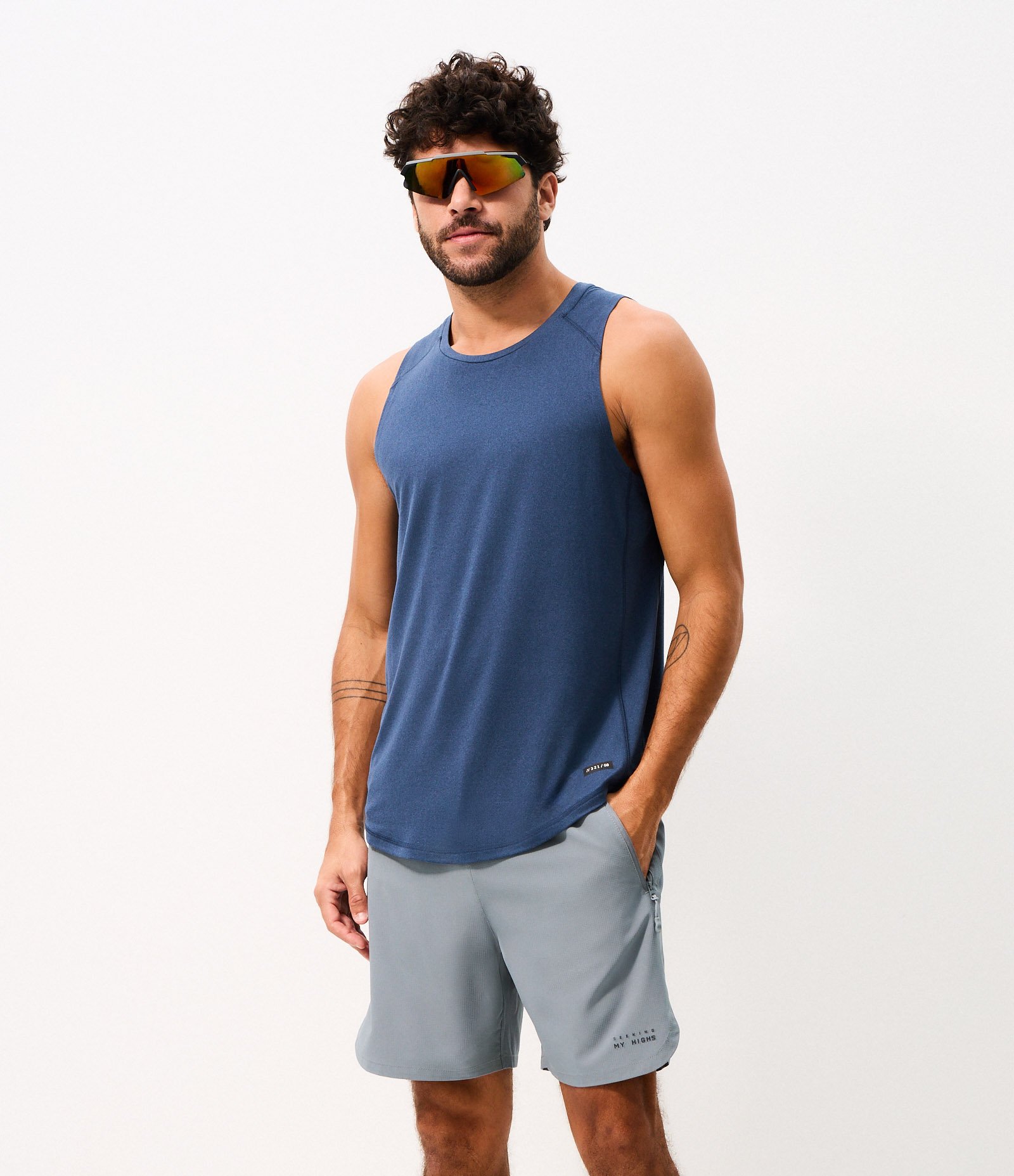 Bermuda Esportiva em Ripstop com Bolsos Funcionais e Estampa Localizada Azul Acinzentado 4