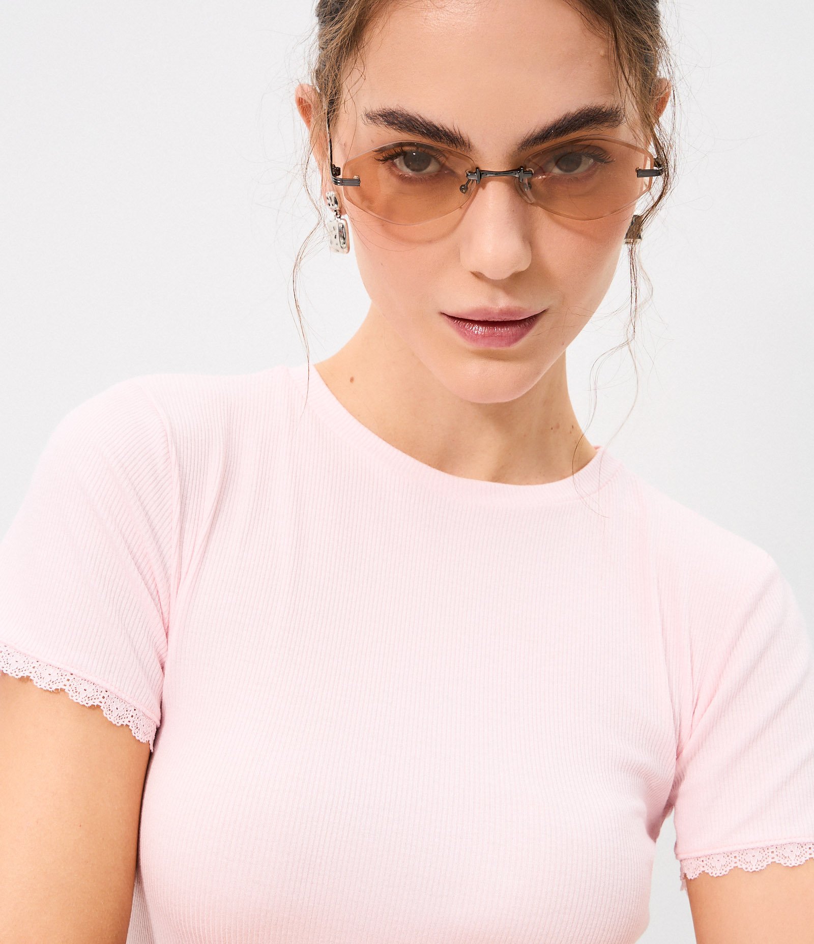 Blusa em Ribana com Renda na Manga Rosa 3