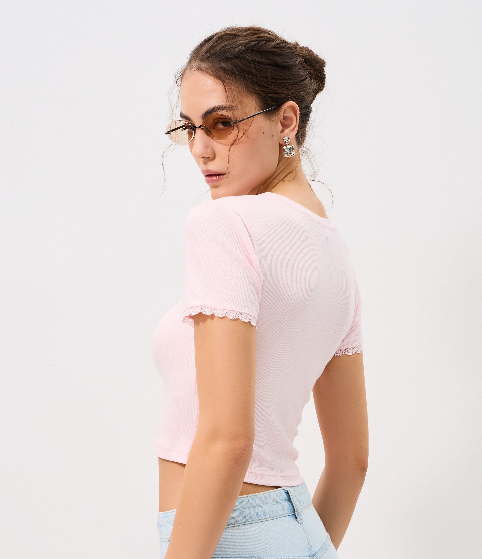 Blusa em Ribana com Renda na Manga Rosa 4