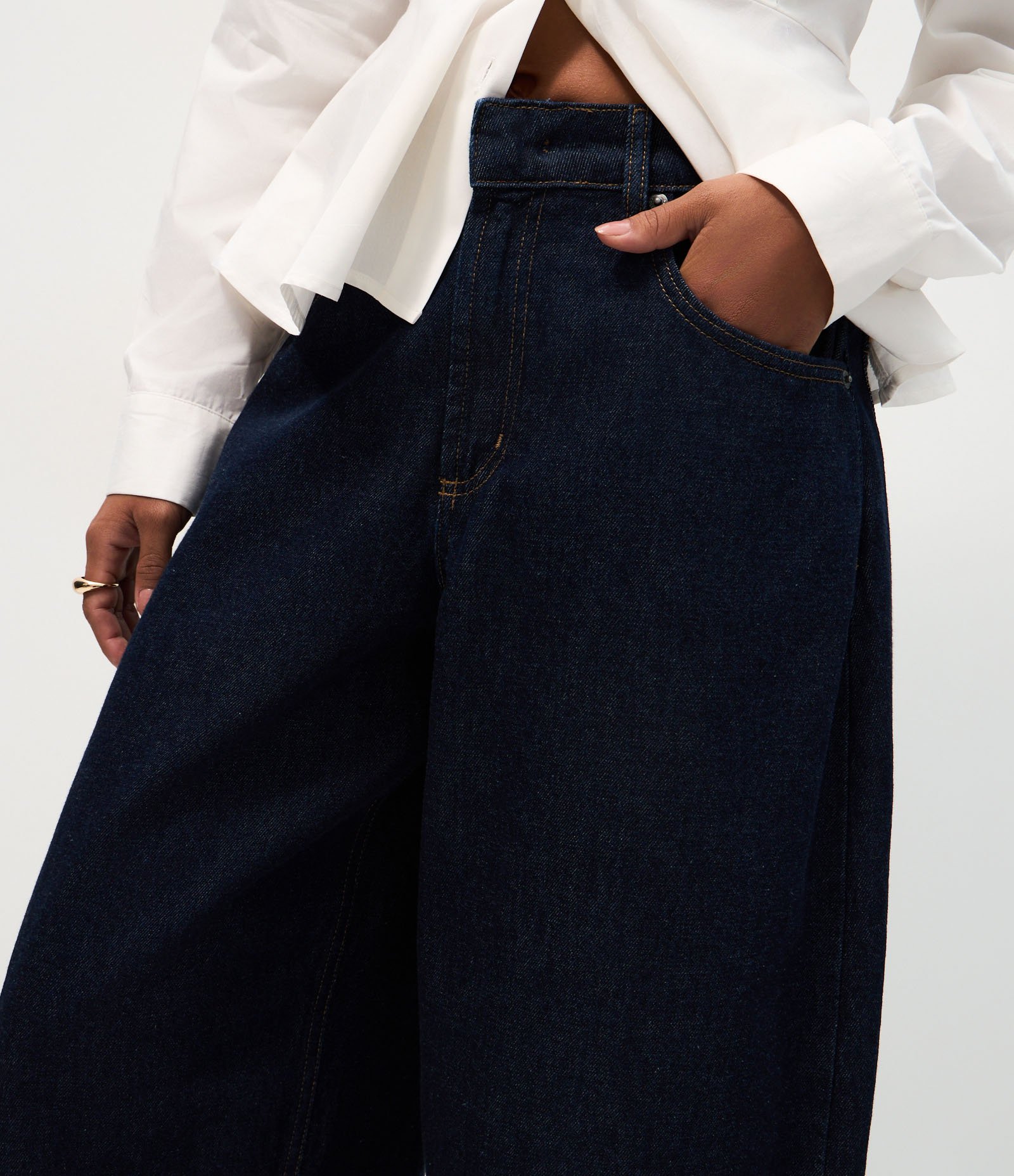 Calça Barrel em Jeans com Cintura Alta Azul Escuro 4