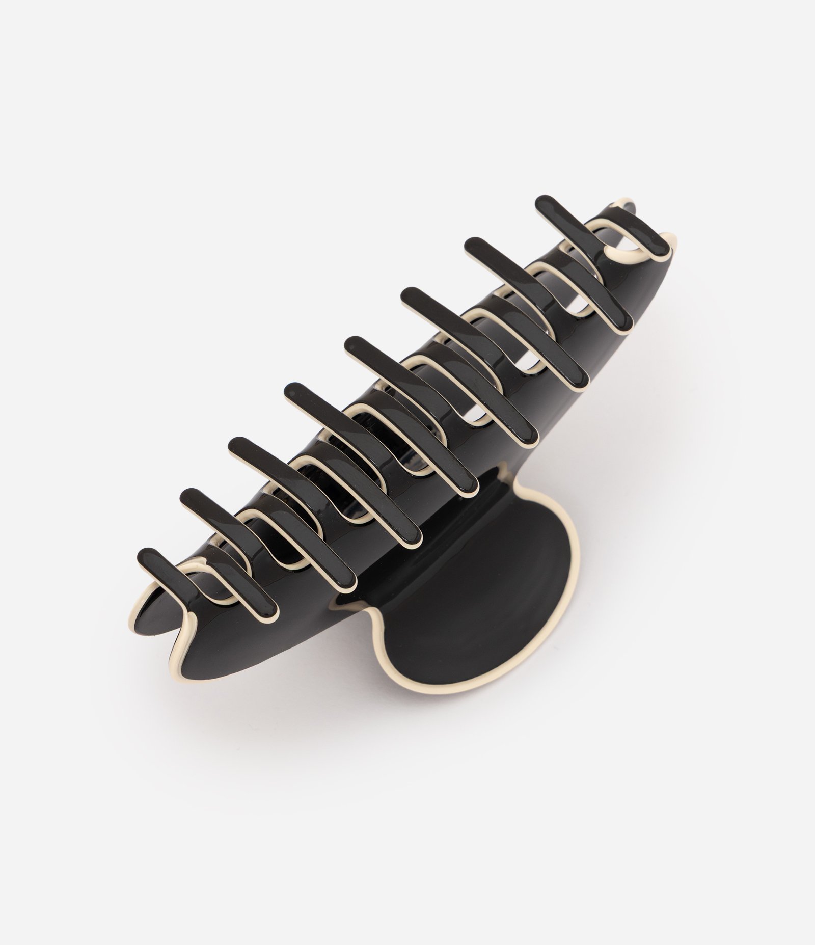 Piranha de Cabelo Grande com Acabamento Contrastante Preto 2