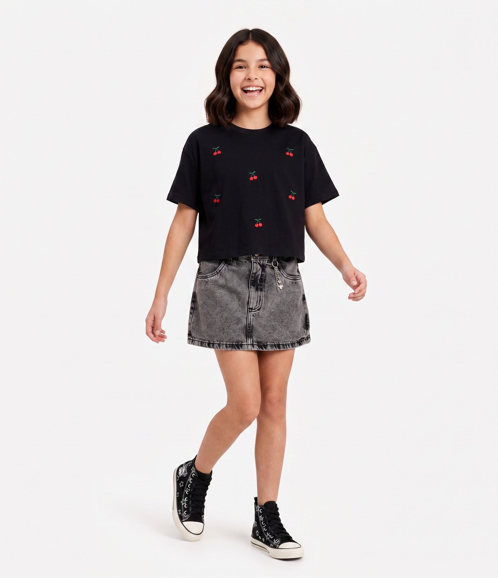 Saia Short Infantil em Jeans com Pingentes Coração e Estrelas – Tam 5 a 16 Anos Cinza Estonado 1