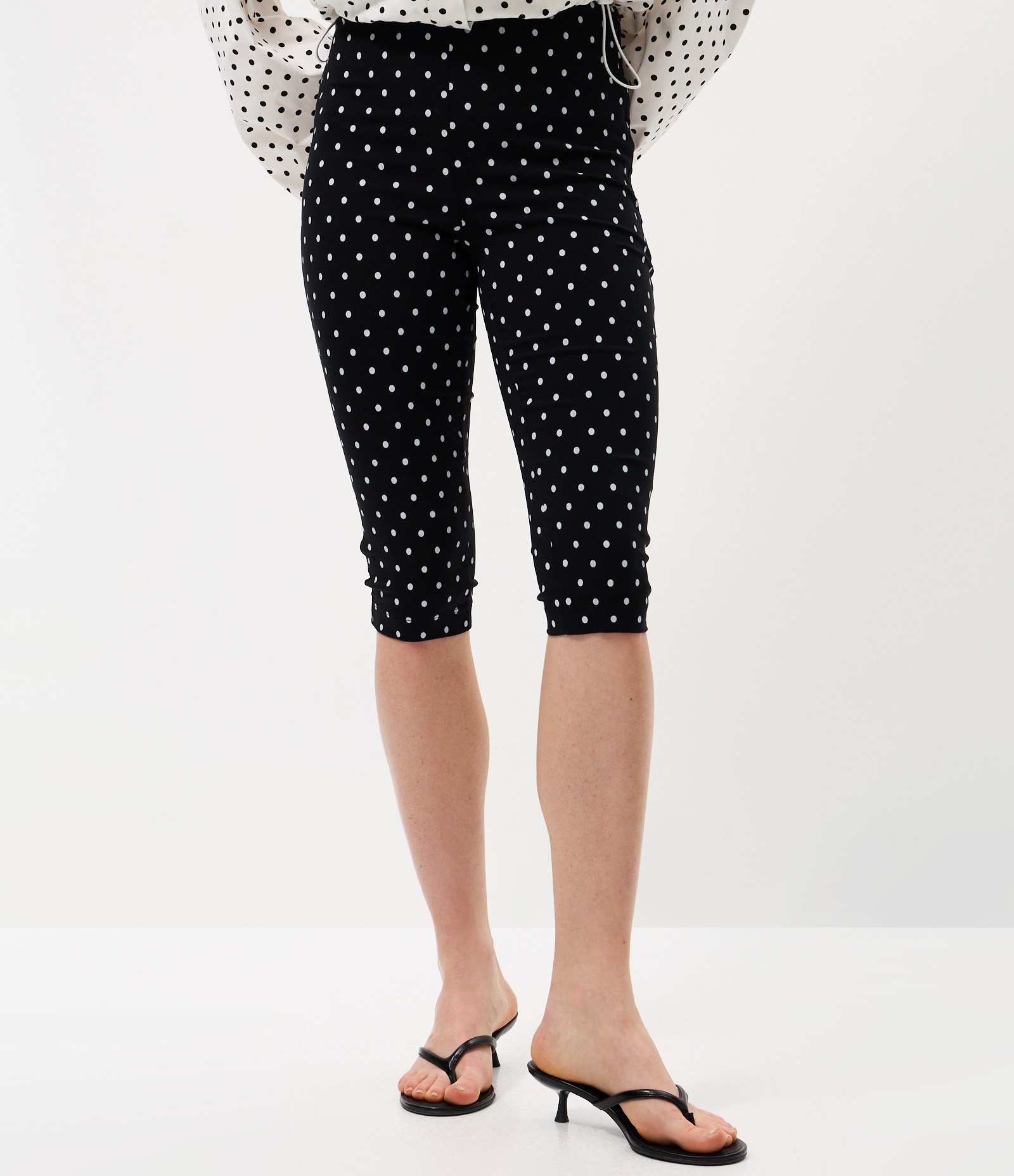 Calça Legging Capri Poá Preto 2