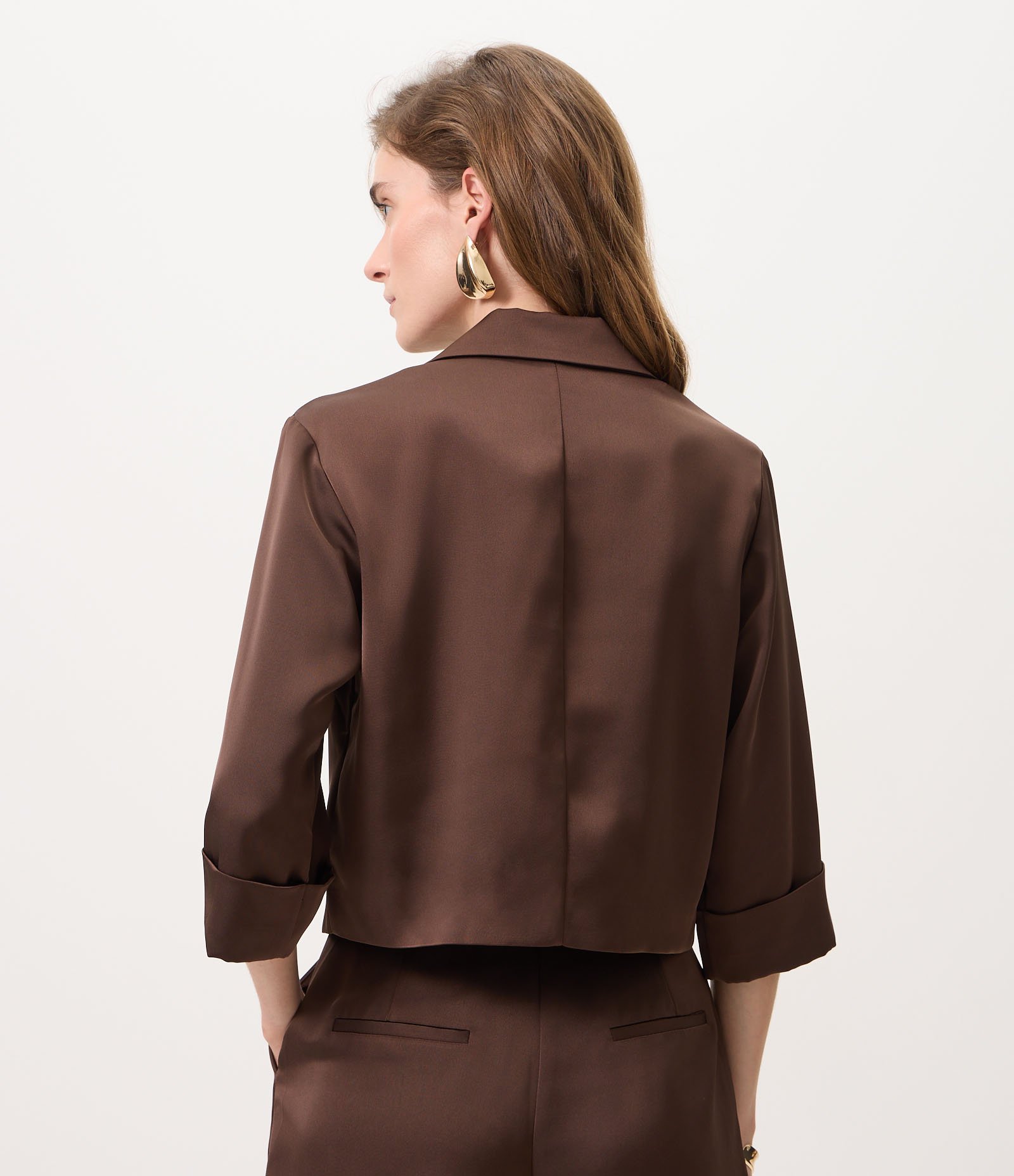 Blazer Cropped com Manga 3/4 e Abotoamento Duplo Marrom 4