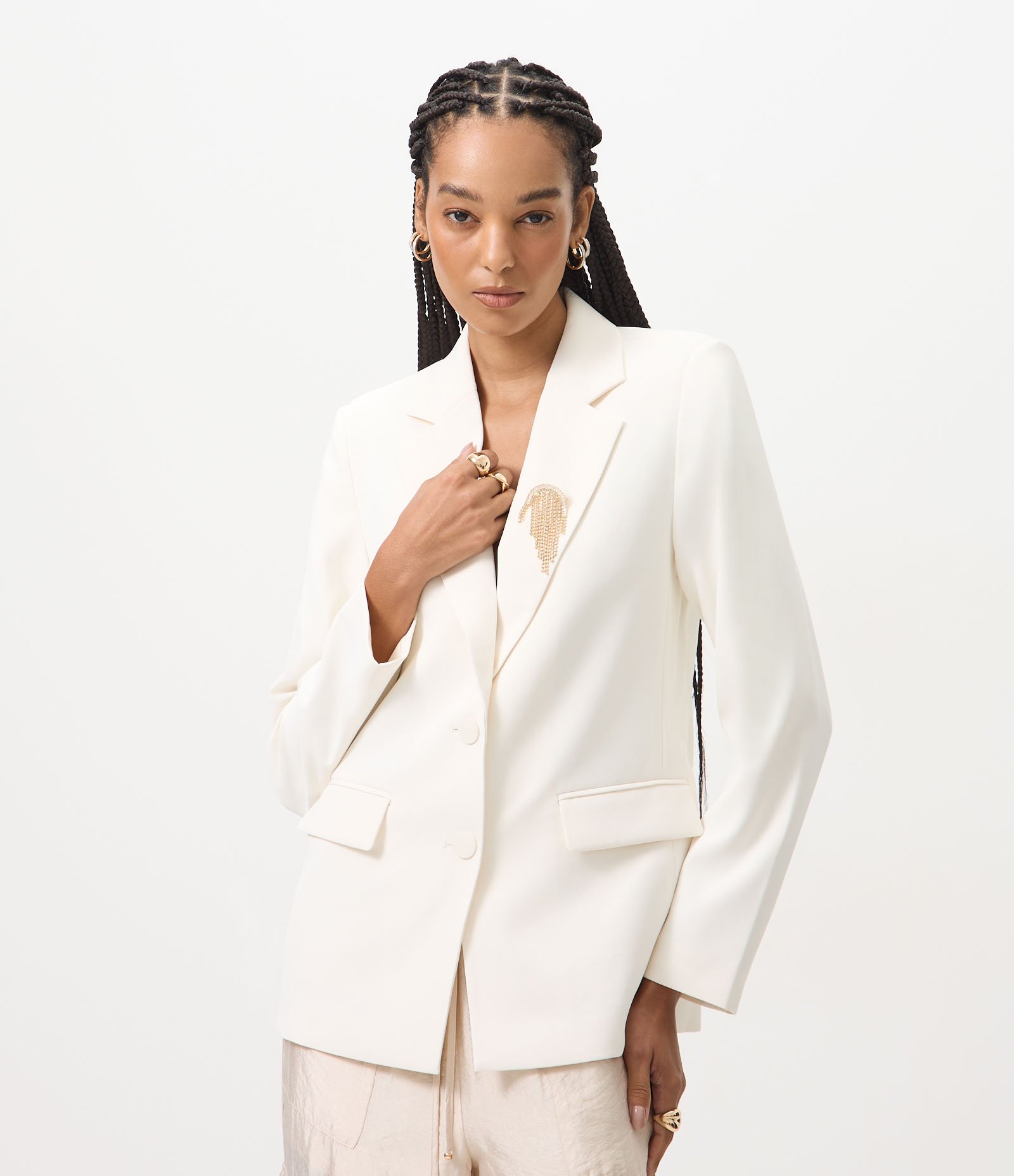 Blazer com Bolsos e Broche Aplicado Branco 1
